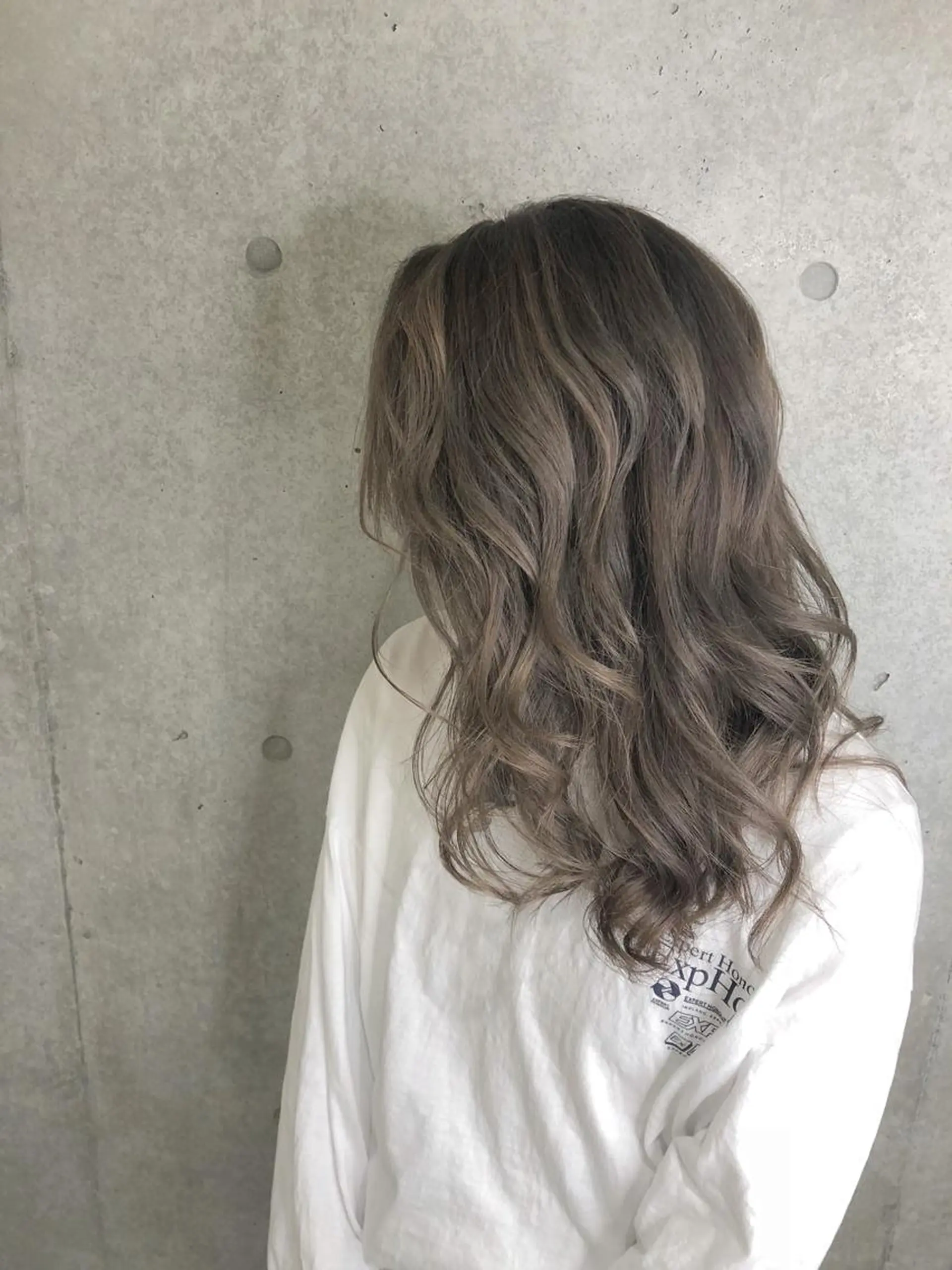 セミロング カラー ブリーチ ケアブリーチ 透明感カラー グレージュ  渡部 妃月のヘアスタイル