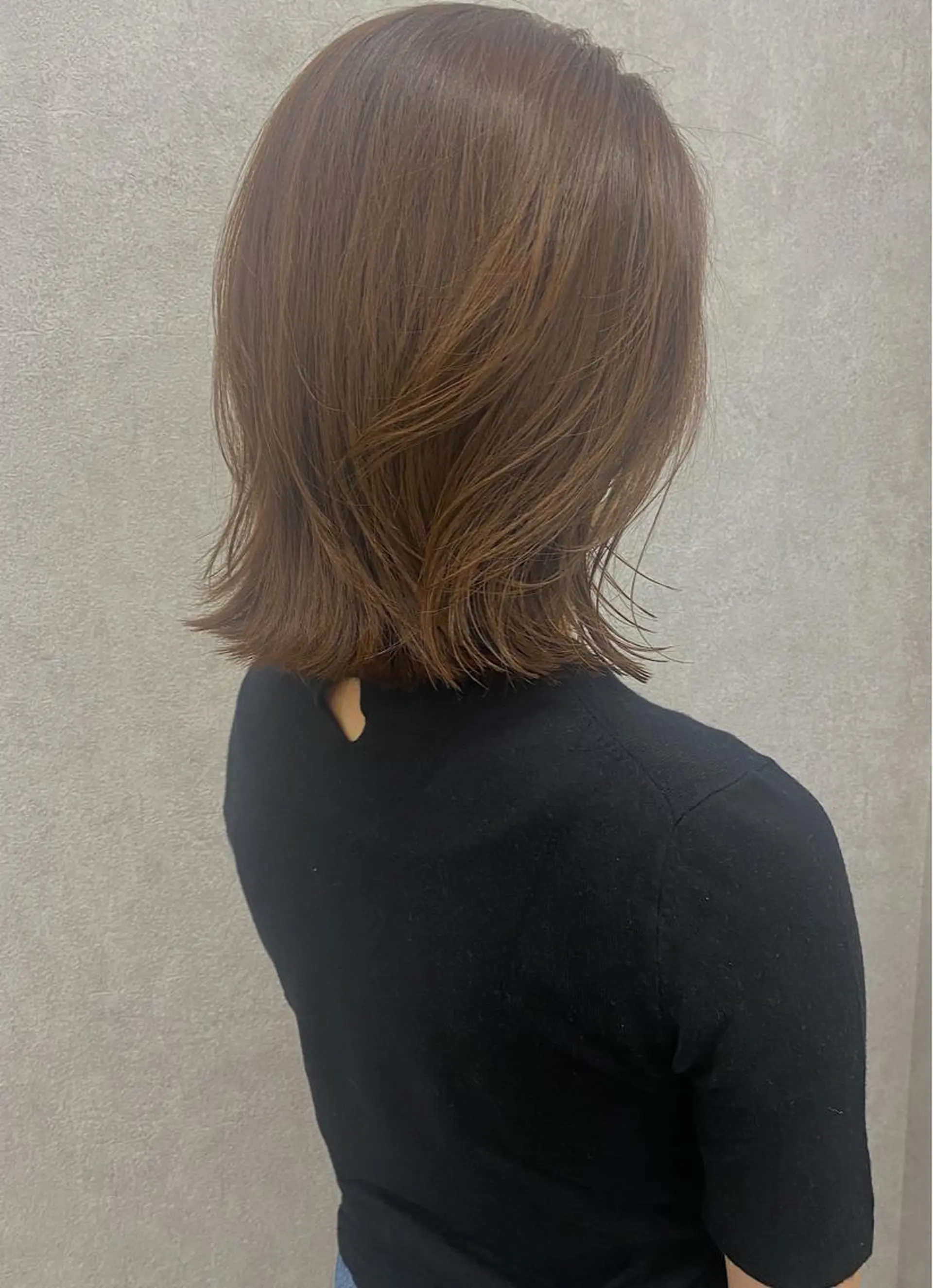 ショート カラー ヘアアレンジ ボブレイヤー ベージュカラー ブラウンカラー ハイライトカラー オリーブベージュ カット ヘアカラー トリートメント Kawaguchi Arisaのヘアスタイル