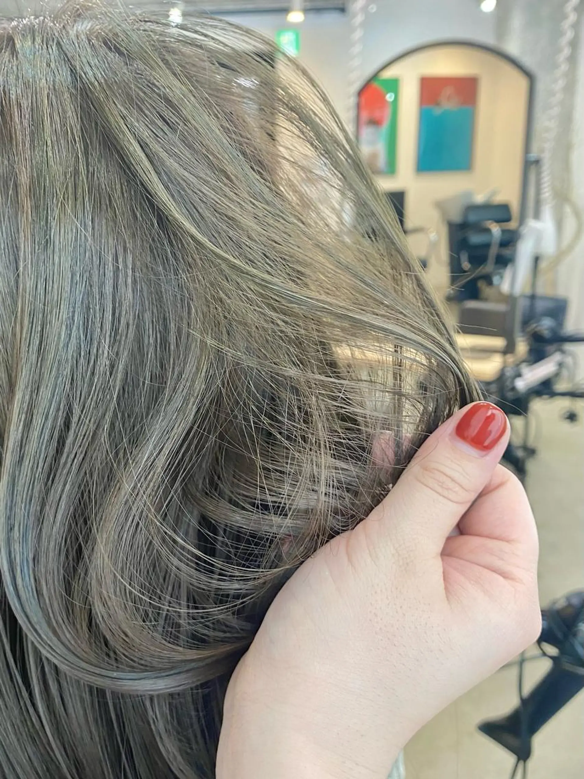 ロング カラー ベージュカラー オリーブベージュ 暖色カラー/天神/ ヘイマサクラのヘアスタイル