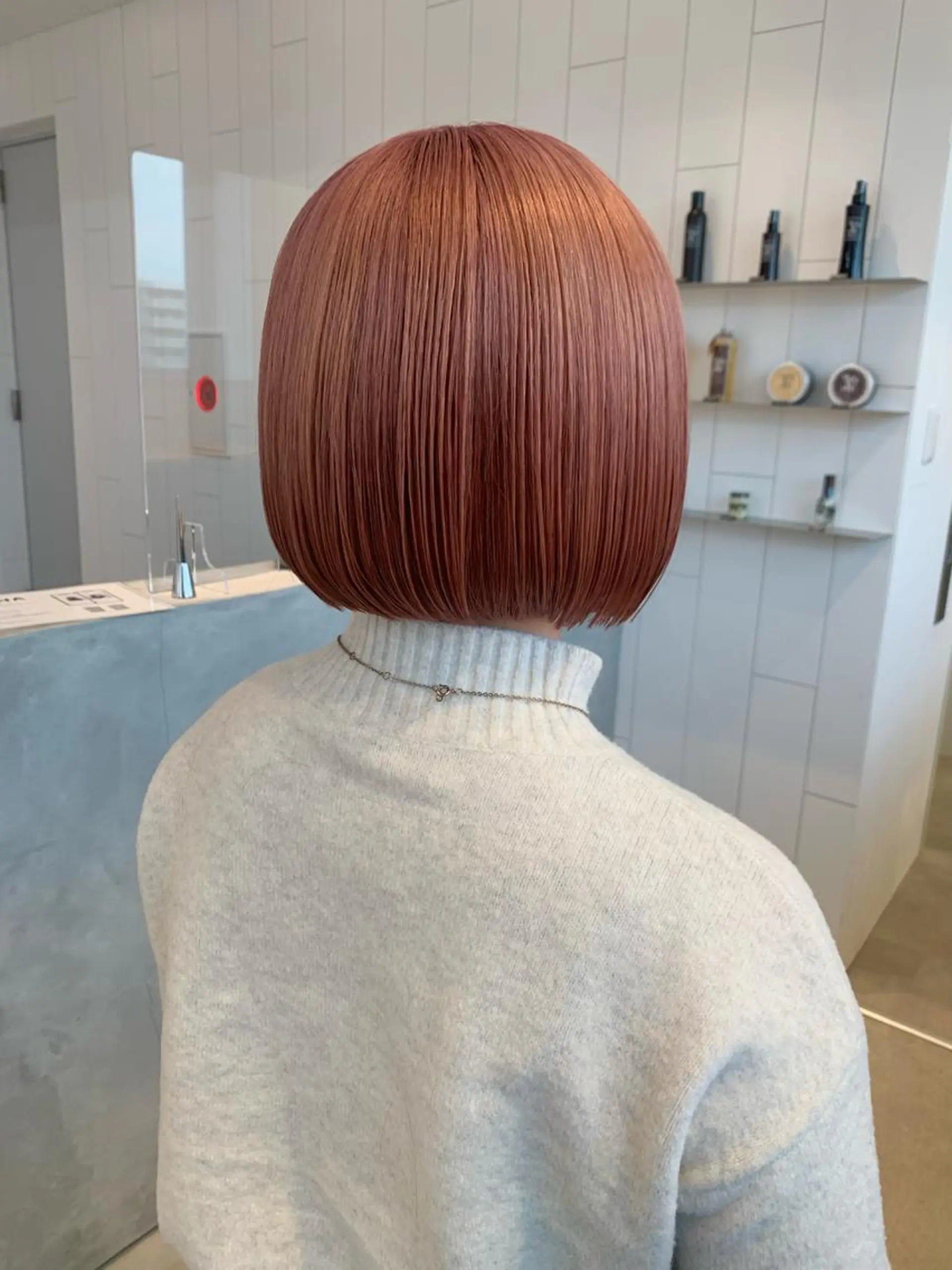 ショート カラー ベージュカラー ブリーチ ピンクカラー ピンクベージュ ボブ 海外レイヤーカット 🇺🇸山村拓士のヘアスタイル