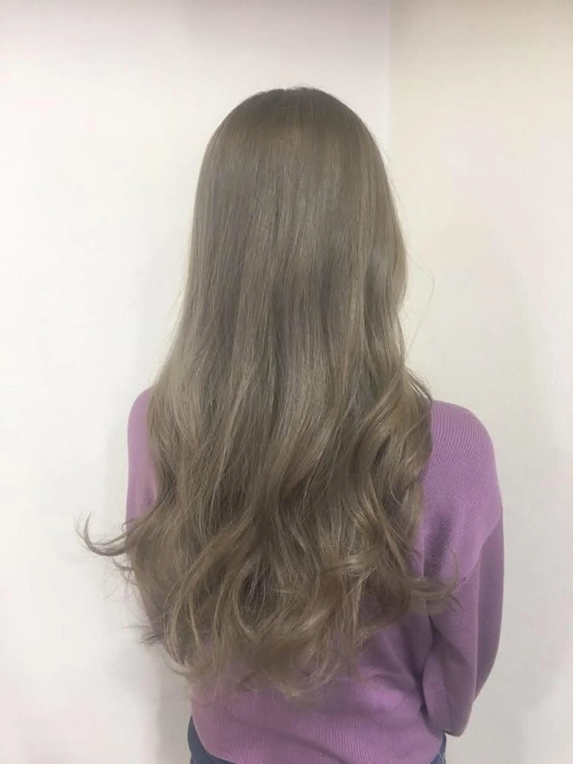 カラー 工藤 綾華のヘアスタイル