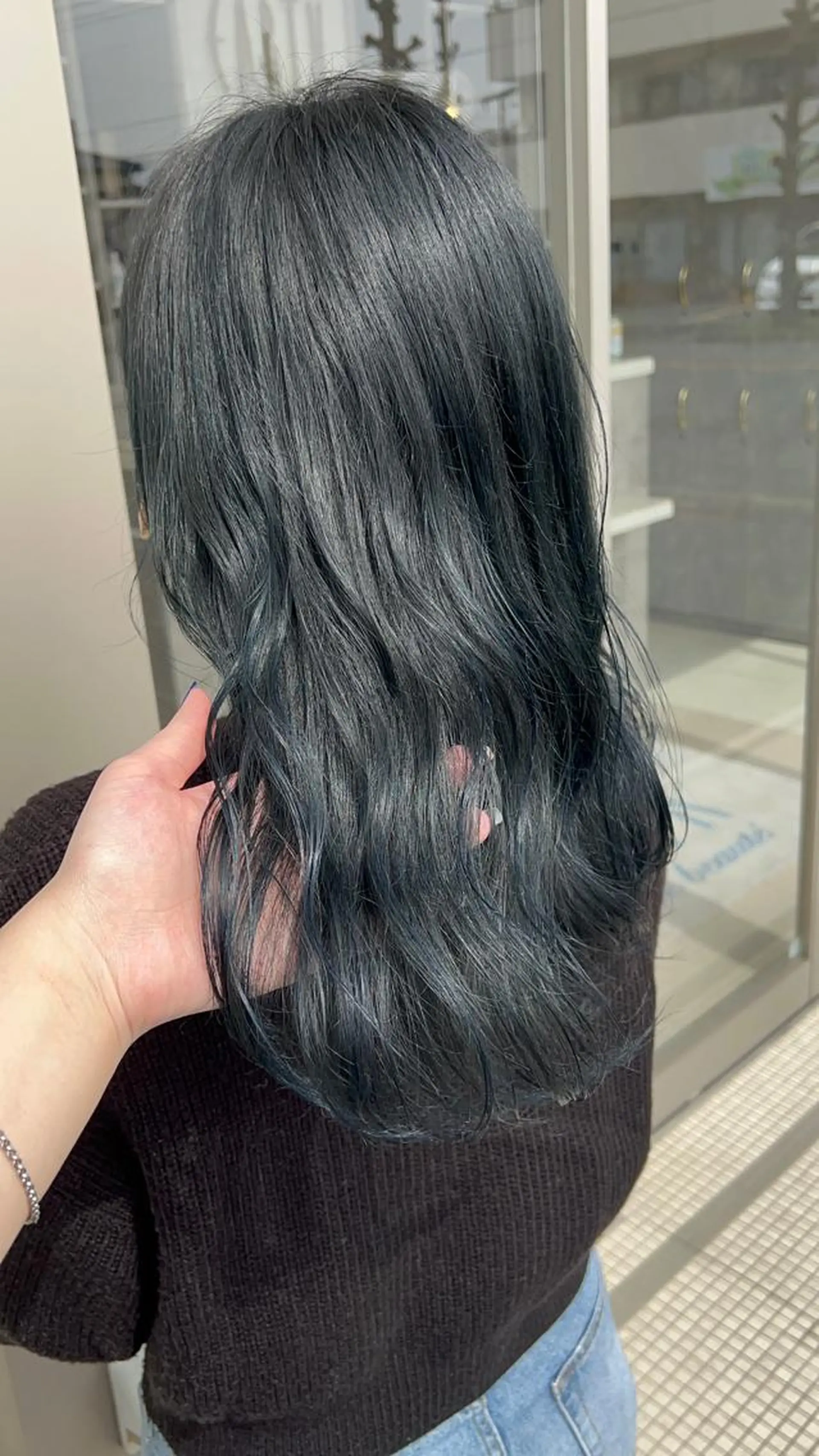 ミディアム 中嶋 彩乃のヘアスタイル