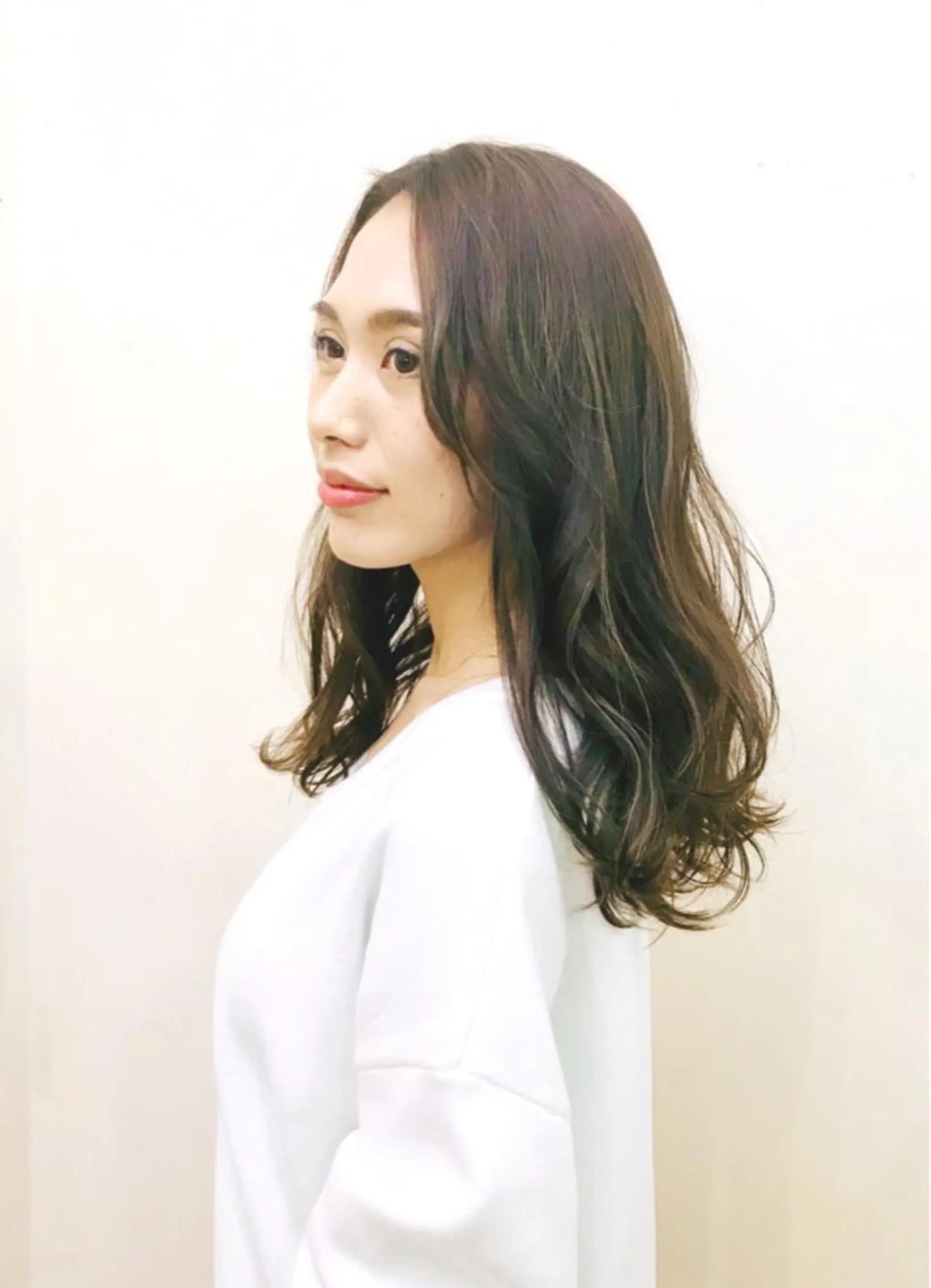 ロング カラー パーマ YOCCHI ヘアデザイナーのヘアスタイル