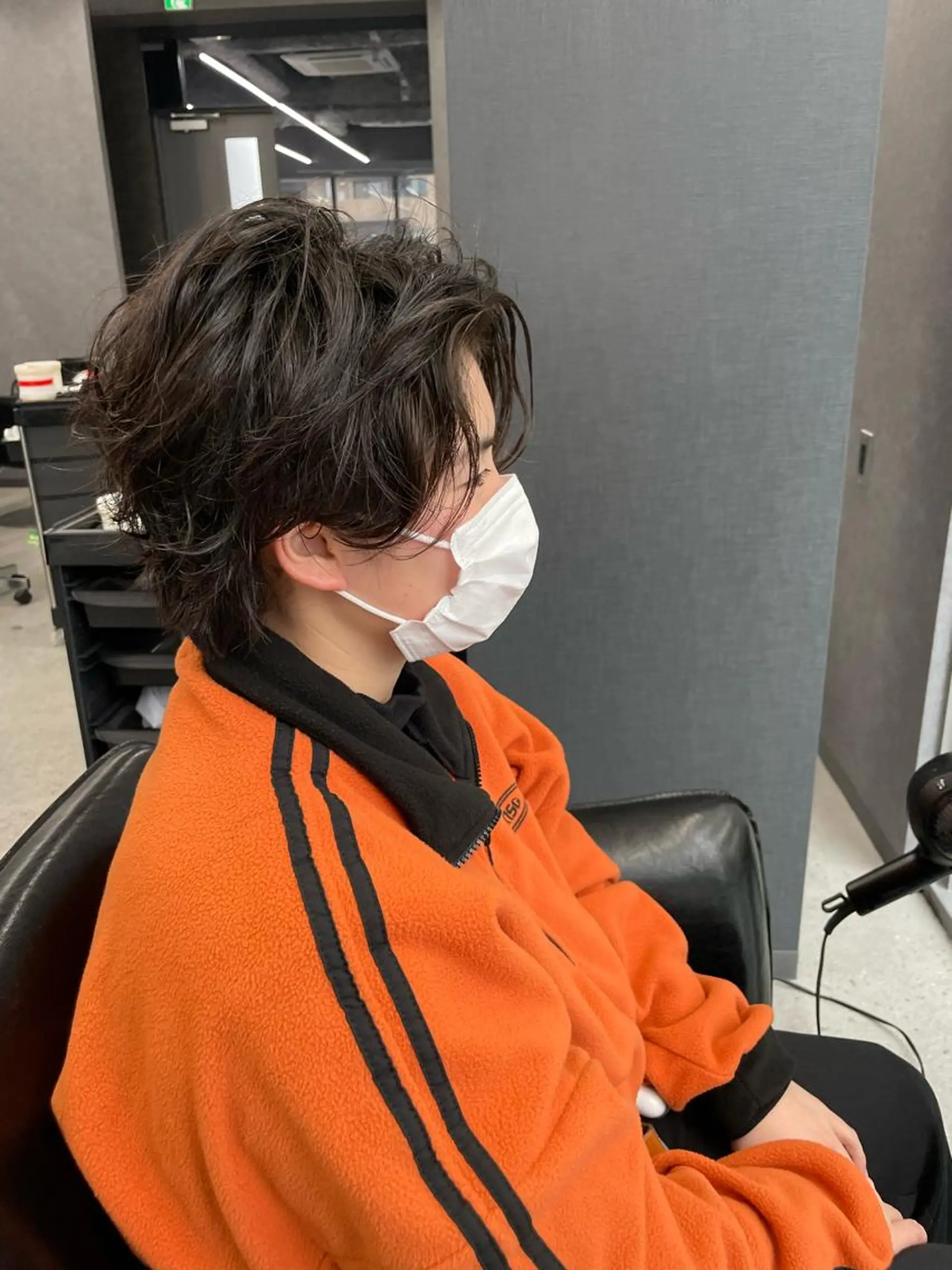 ミディアム メンズ ミディアムパーマ メンズパーマ メンズツイストパーマ メンズウルフカット ウルフカット 毛流れ縮毛矯正✨ メンズ那智優貴のヘアスタイル