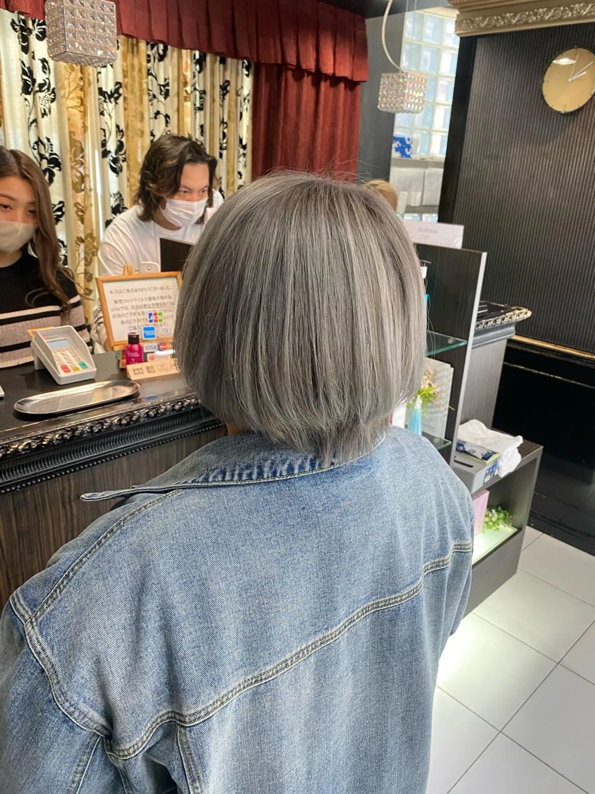 ショート カラー ブリーチ シルバー ホワイト/店長/カラ ー講師/錦糸町/岩崎のヘアスタイル