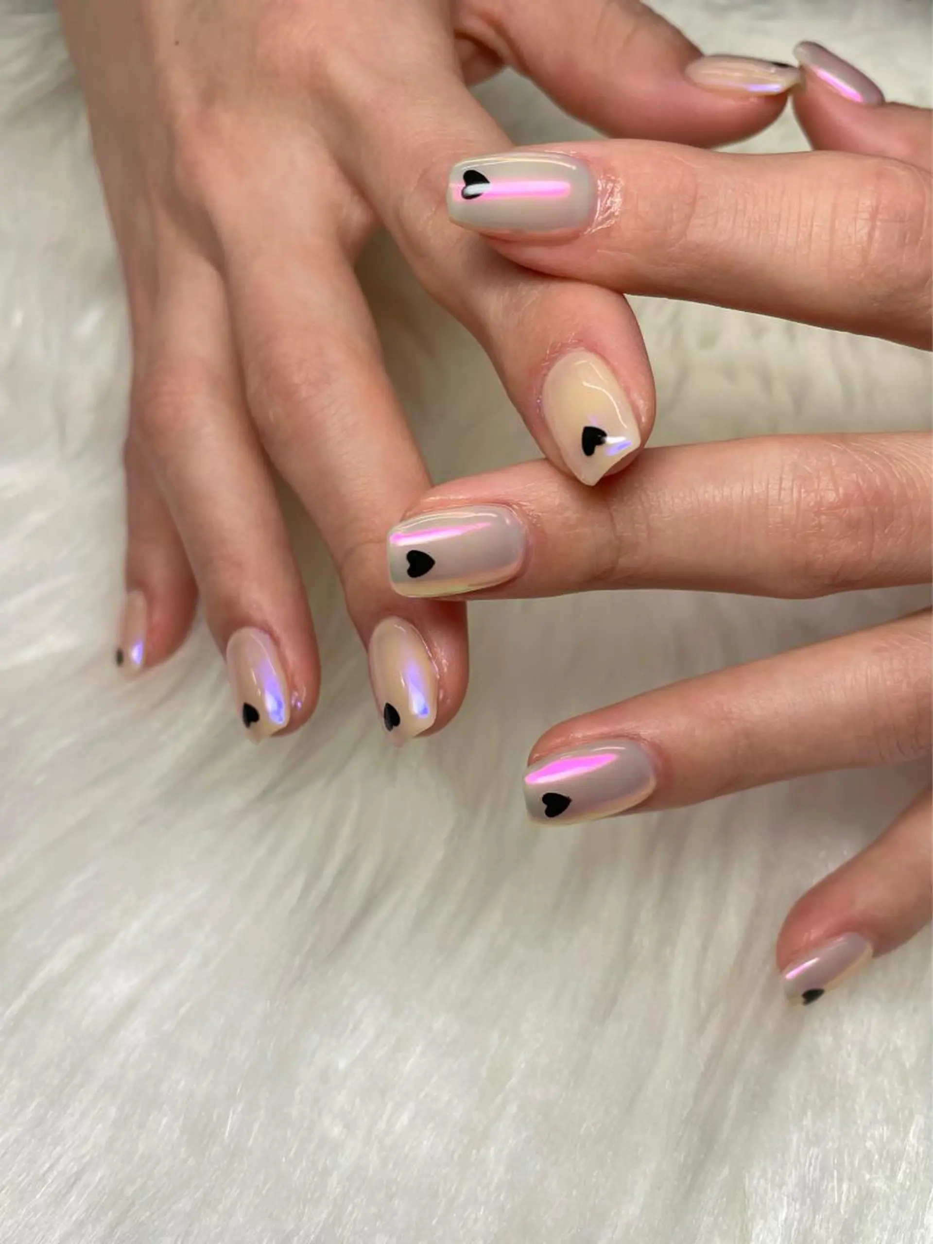 ネイル ハート ホログラムネイル ミラーネイル Nail salon Euphoria所属・Nail salon Euphoriaのネイルデザイン