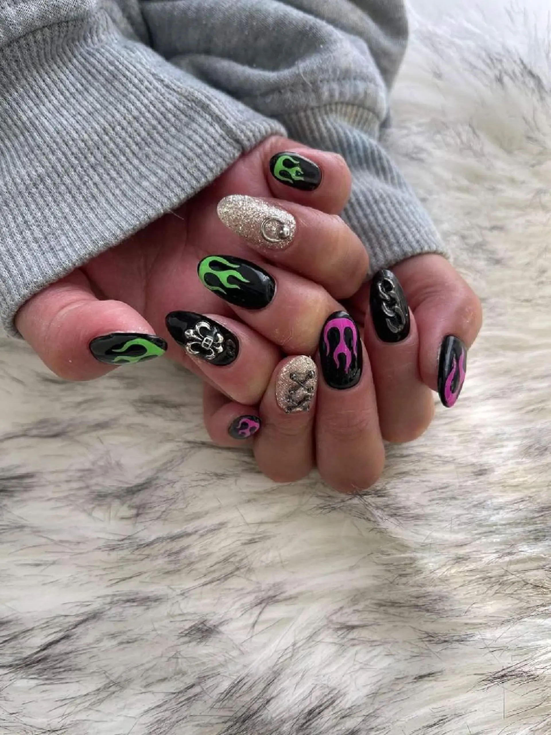 ネイル ハンドネイル RUNWAY 　　の眉毛・アイブロウイメージ