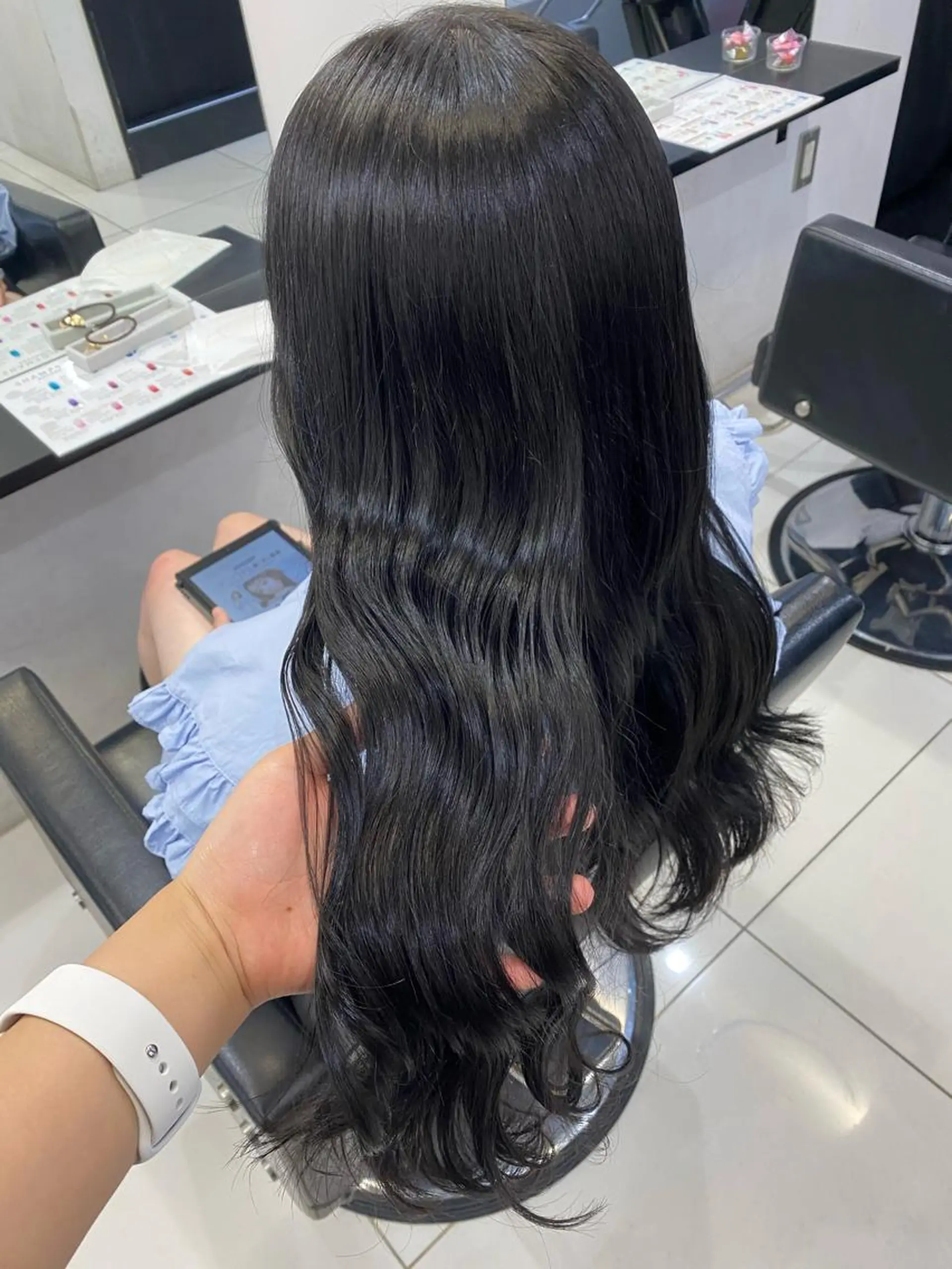 ロング カラー 小顔ショート🦋 八巻ちさとのヘアスタイル