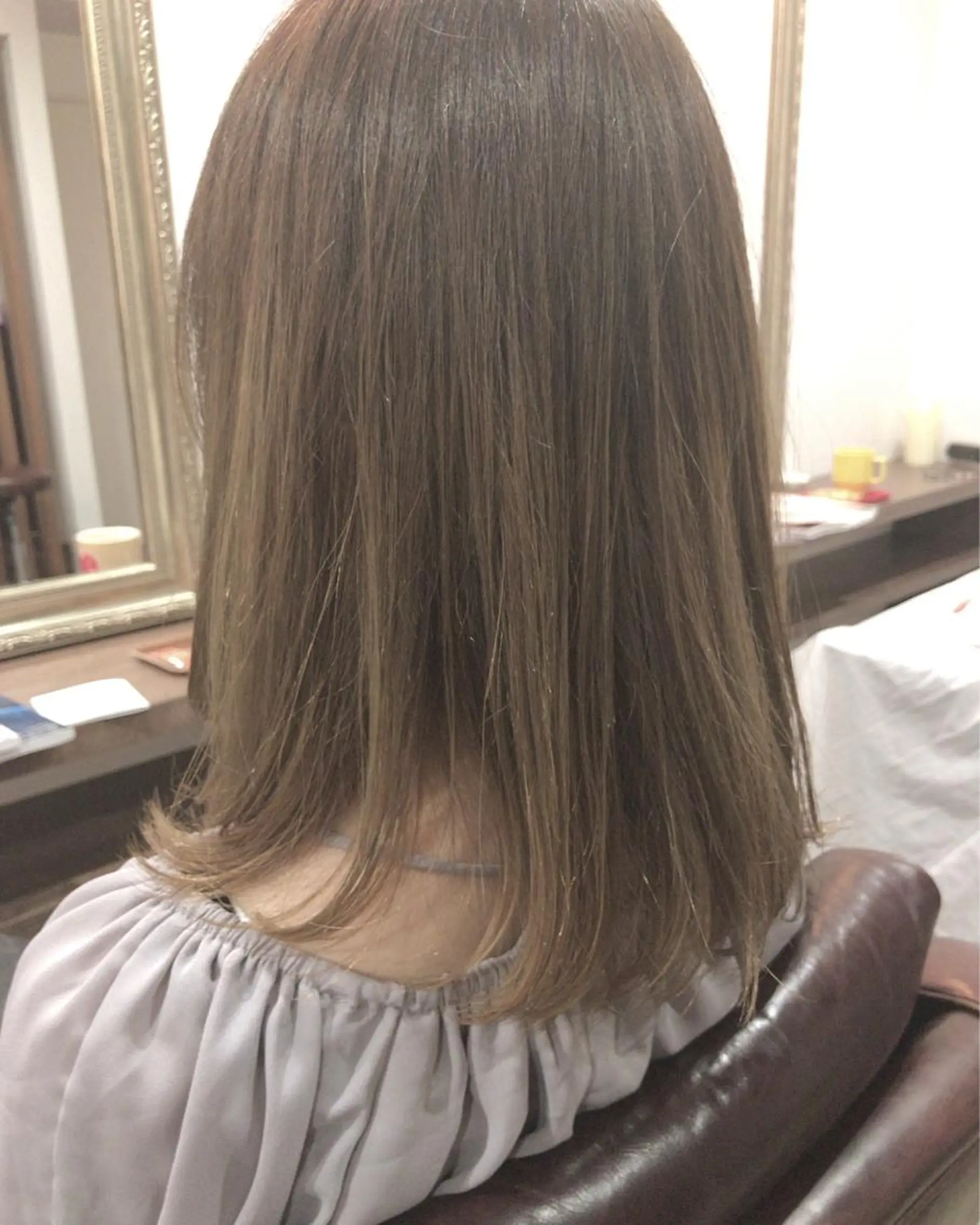ミディアム カラー グラデーションカラー レイヤーカット匠 イソザキノリユキのヘアスタイル