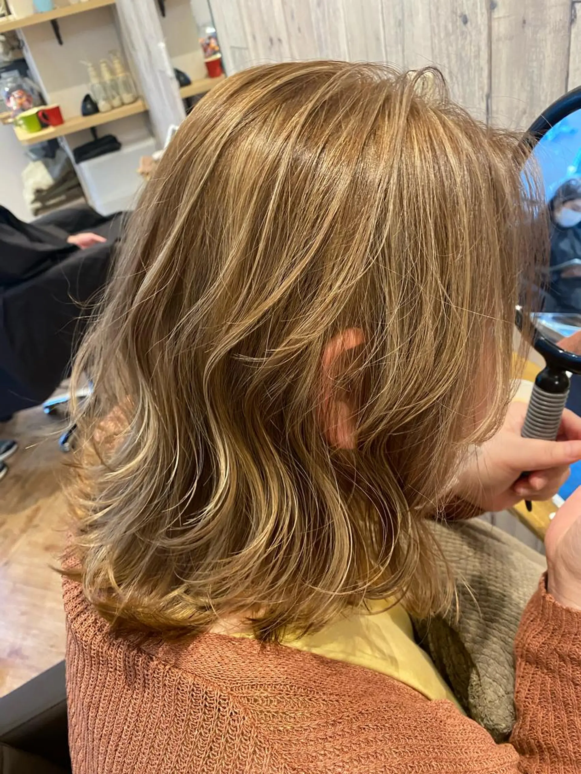 ミディアム カラー 韓国ヘア顔周りカット 艶髪ベージュtamaのヘアスタイル