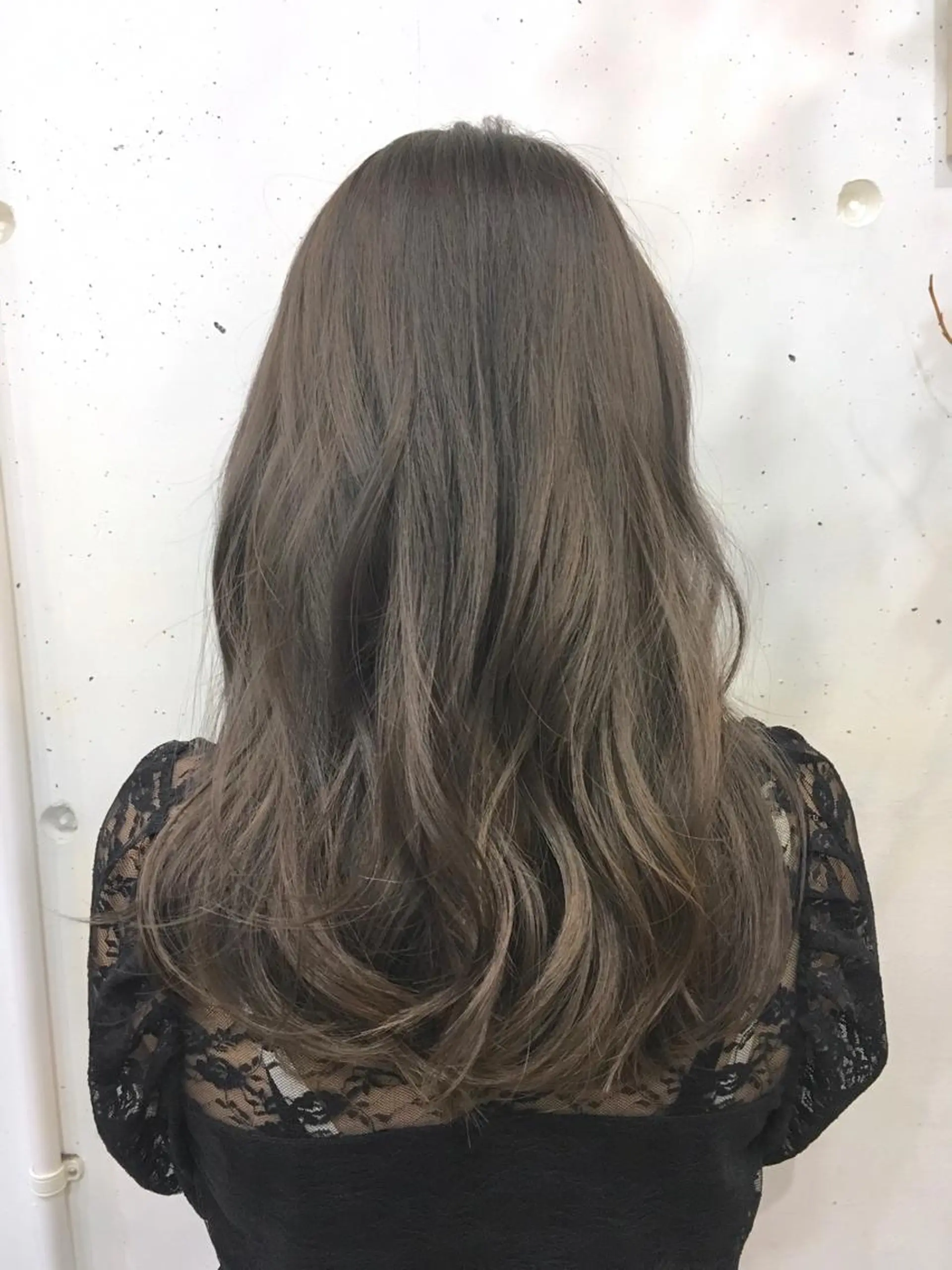ロング カラー アッシュ ベージュカラー ヘアカラー トリートメント ヘアセット go today shaire salon 本店所属・yoshi ☆のヘアスタイル
