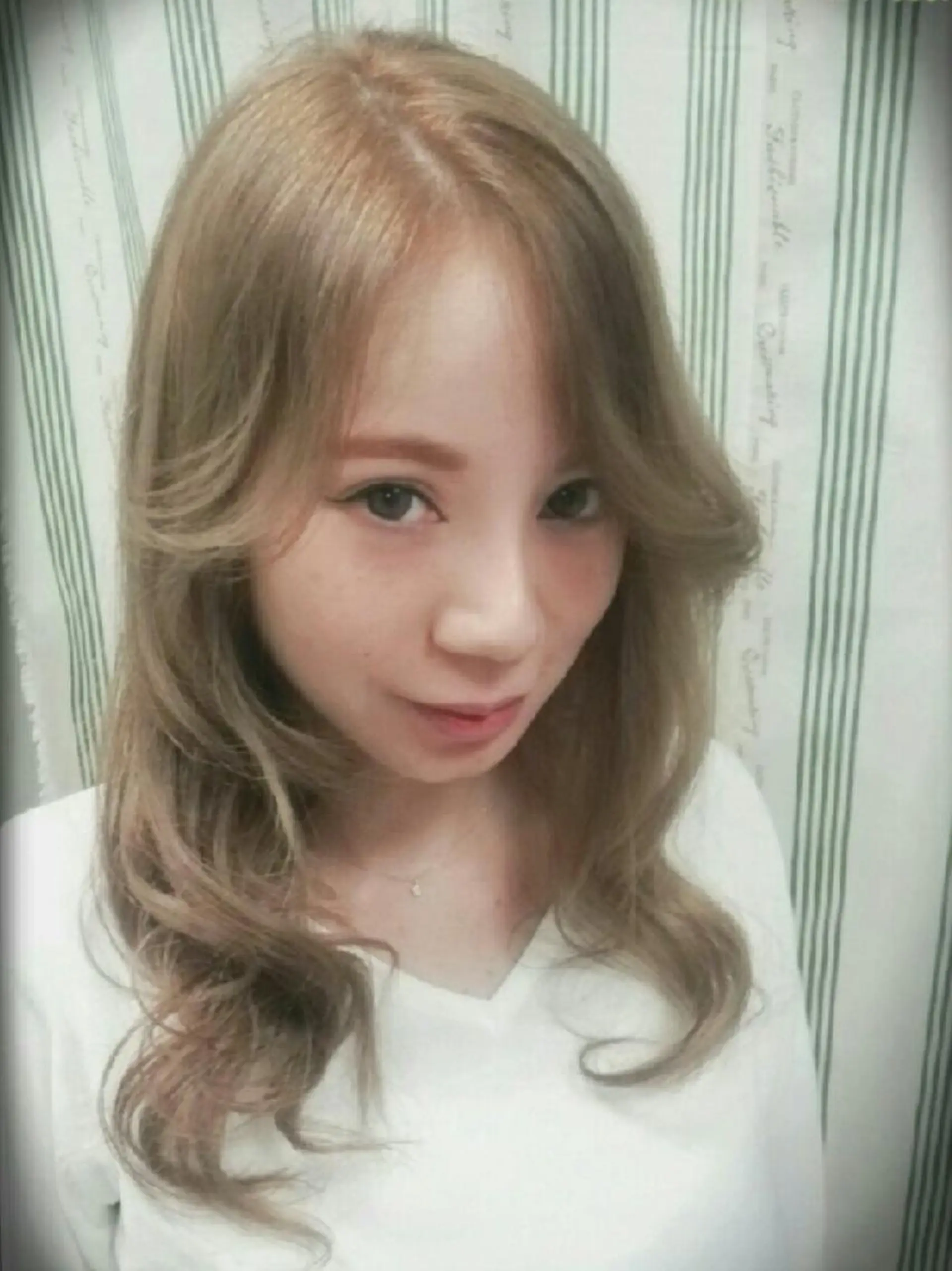 ショート ミディアム セミロング ロング カラー パーマ ヘアアレンジ メンズ キッズ ネイル マツエク・マツパ グレージュ ヘアカラー エミタス ☆のヘアスタイル