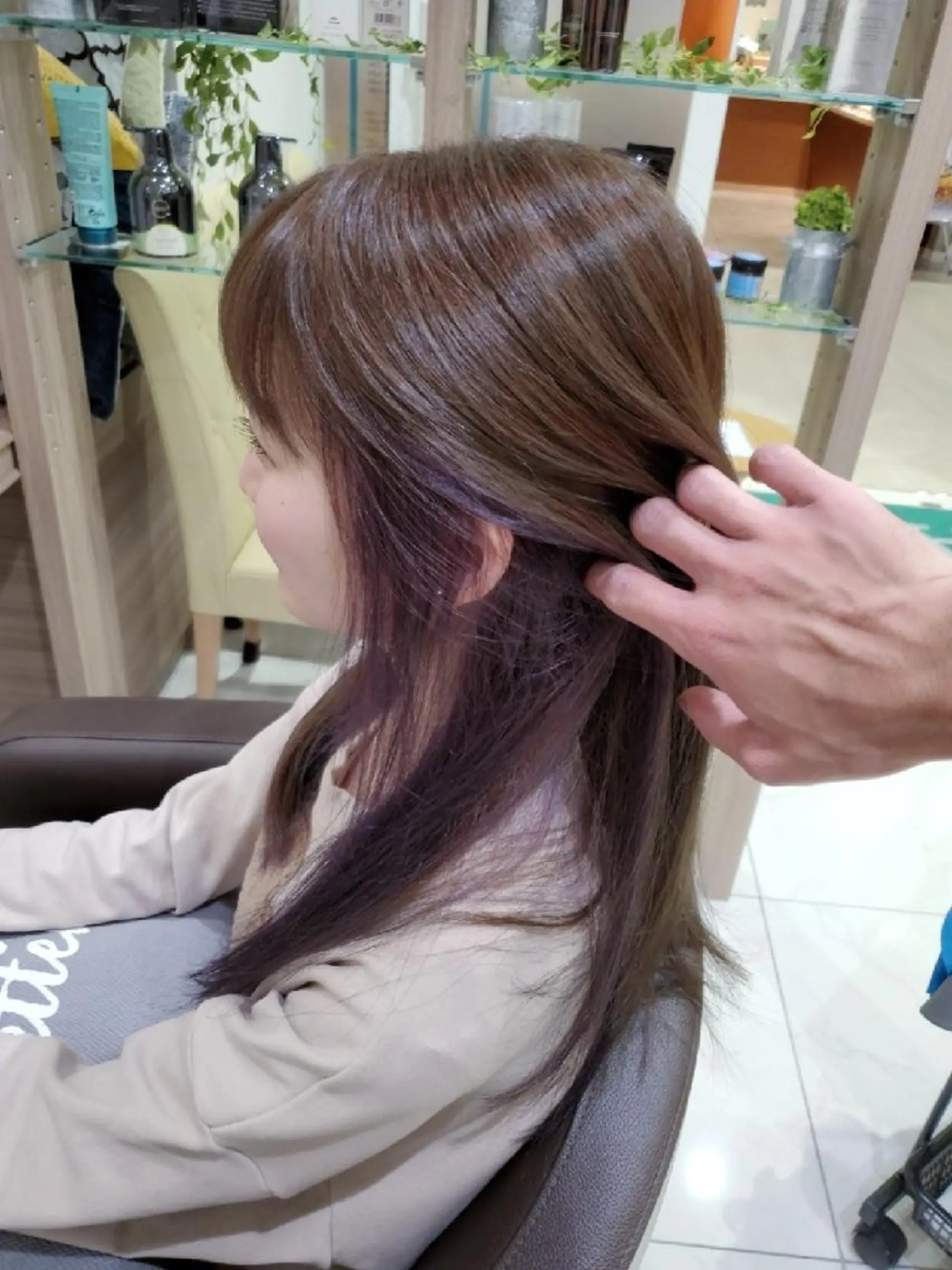 セミロング カラー アッシュ ベージュカラー ブリーチ イルミナカラー パープルカラー 中村 和貴のヘアスタイル