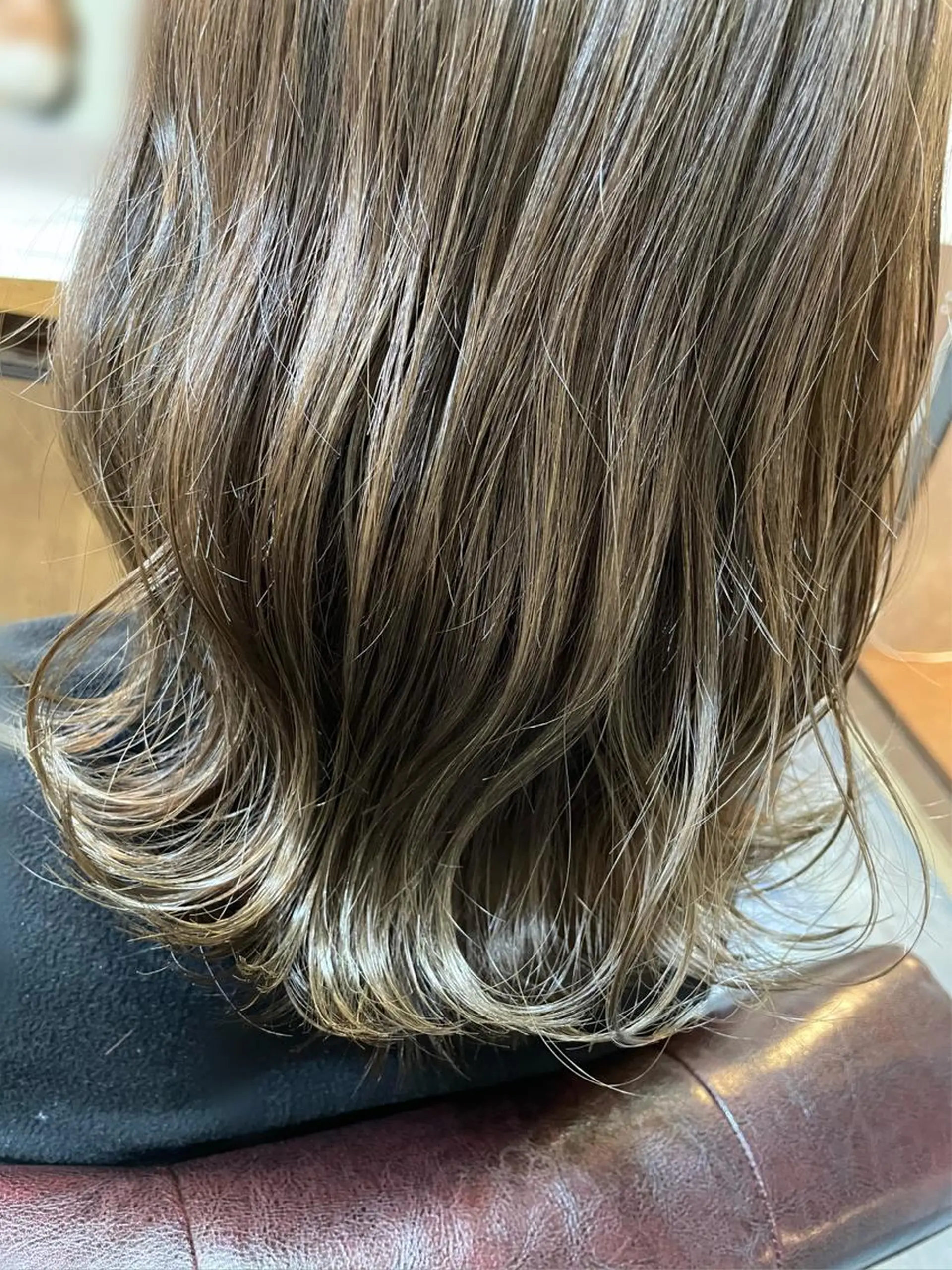 ミディアム カット ヘアカラー トリートメント 鈴木 咲輝のヘアスタイル