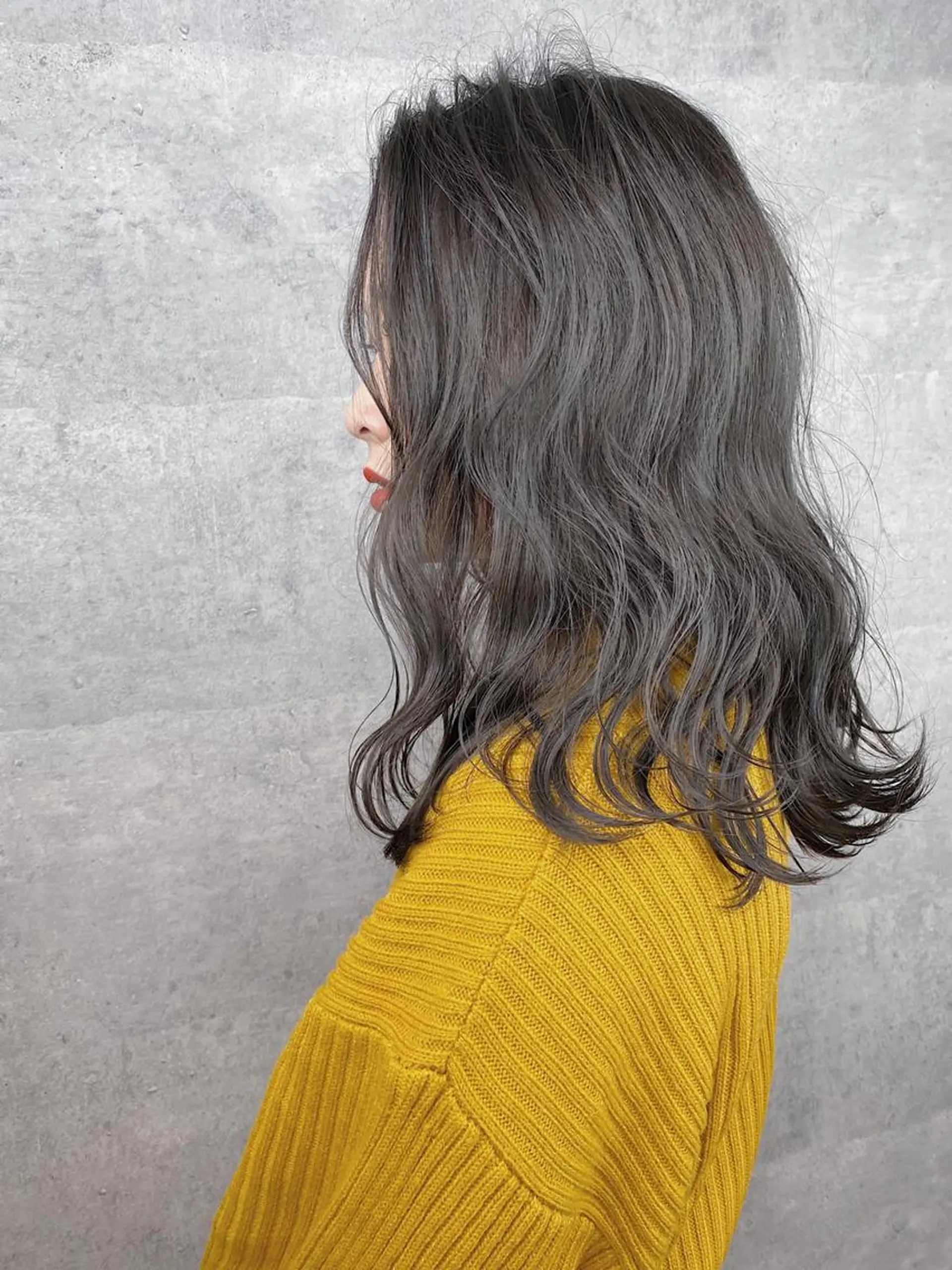 ミディアム カラー _WHITE 天王寺のヘアスタイル