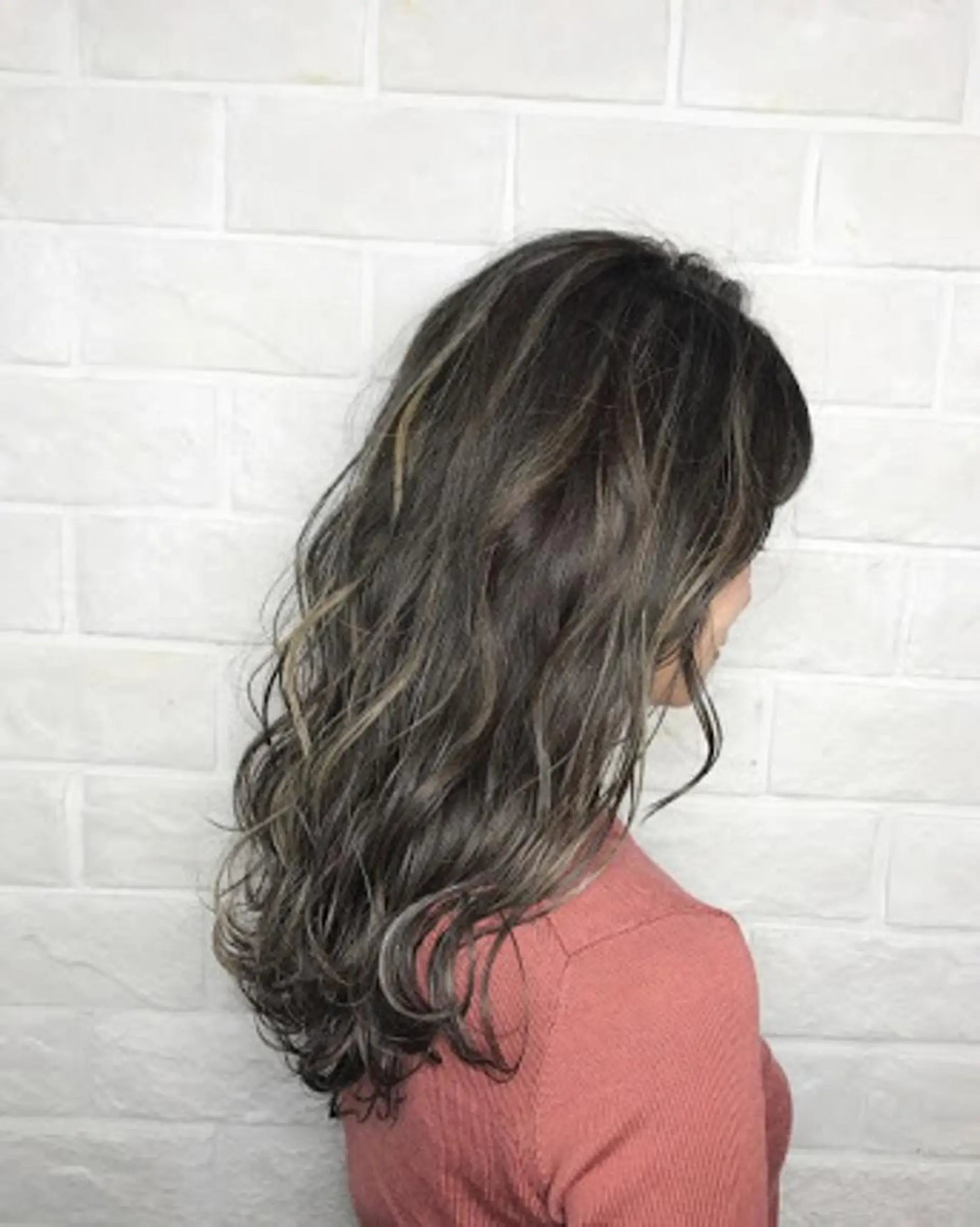 ロング 中田 慶真のヘアスタイル