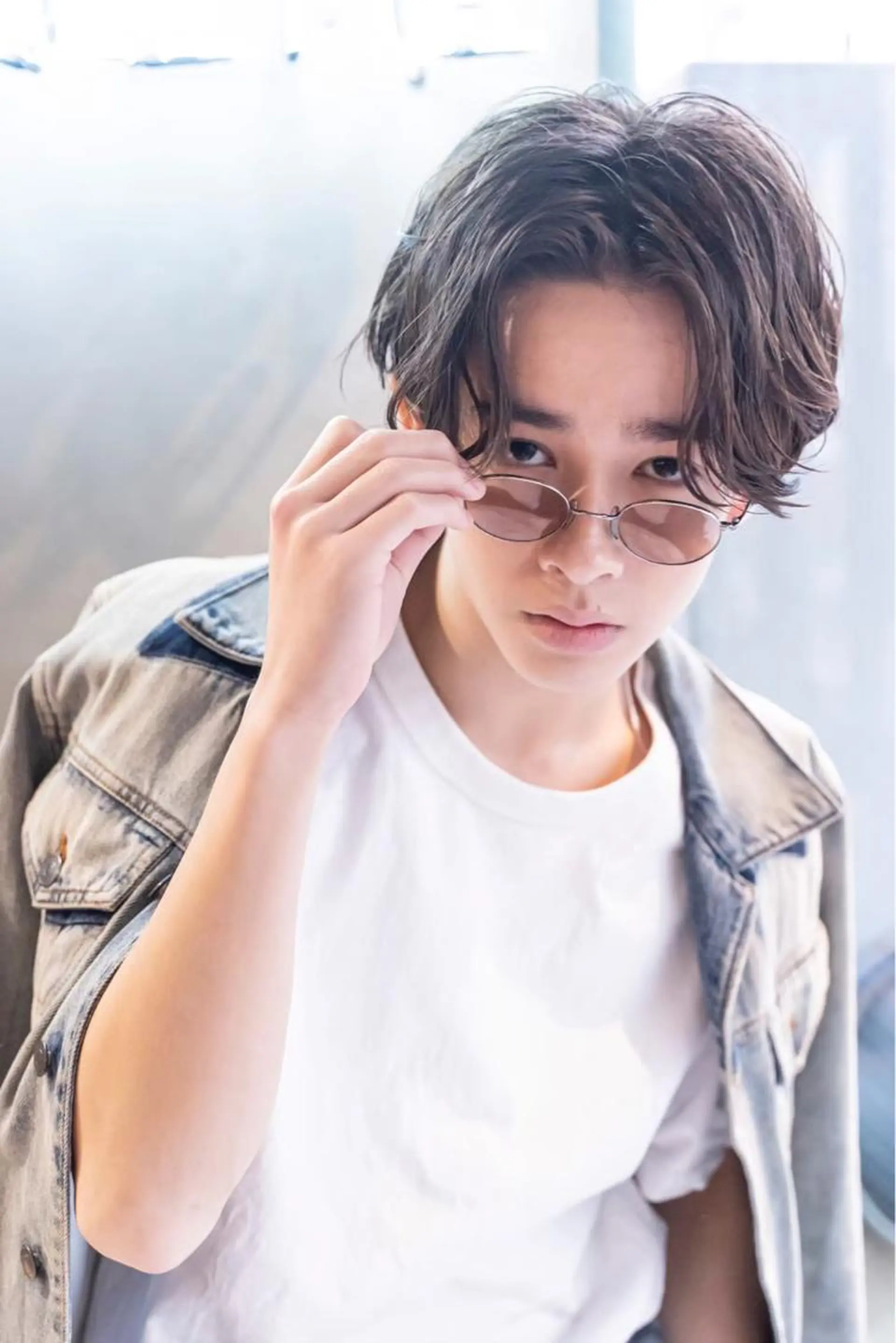 ショート カラー パーマ ヘアアレンジ メンズ センターパート メンズハイライト メンズパーマ アディクシーカラー ベージュカラー カット ヘアカラー トリートメント ヘッドスパ ヘアセット レイヤーカット/艶髪 🎀笠原 優花🎀のヘアスタイル