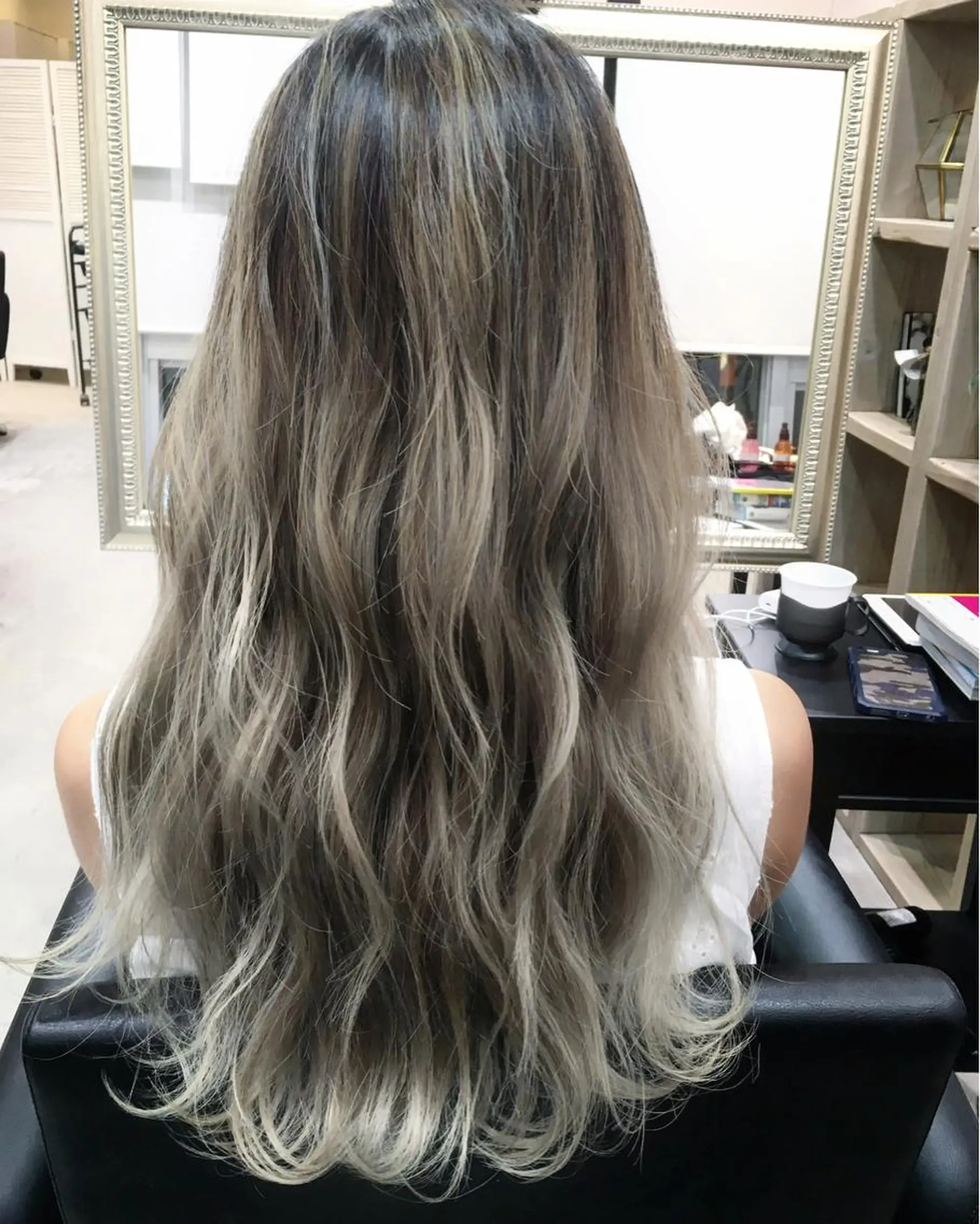 ロング カラー LITTY所属・レイヤー/髪質改善 /山永圭介のヘアスタイル