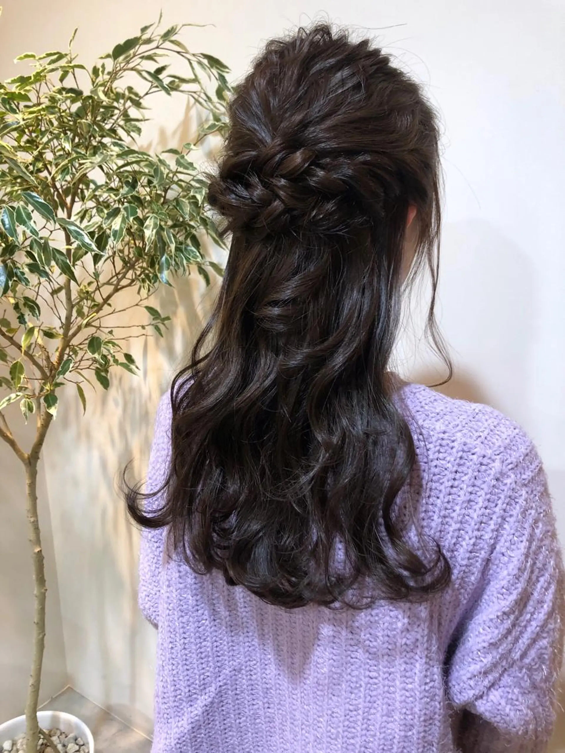 ロング ヘアアレンジ MIOベージュカラー 柔らかいカラーのヘアスタイル