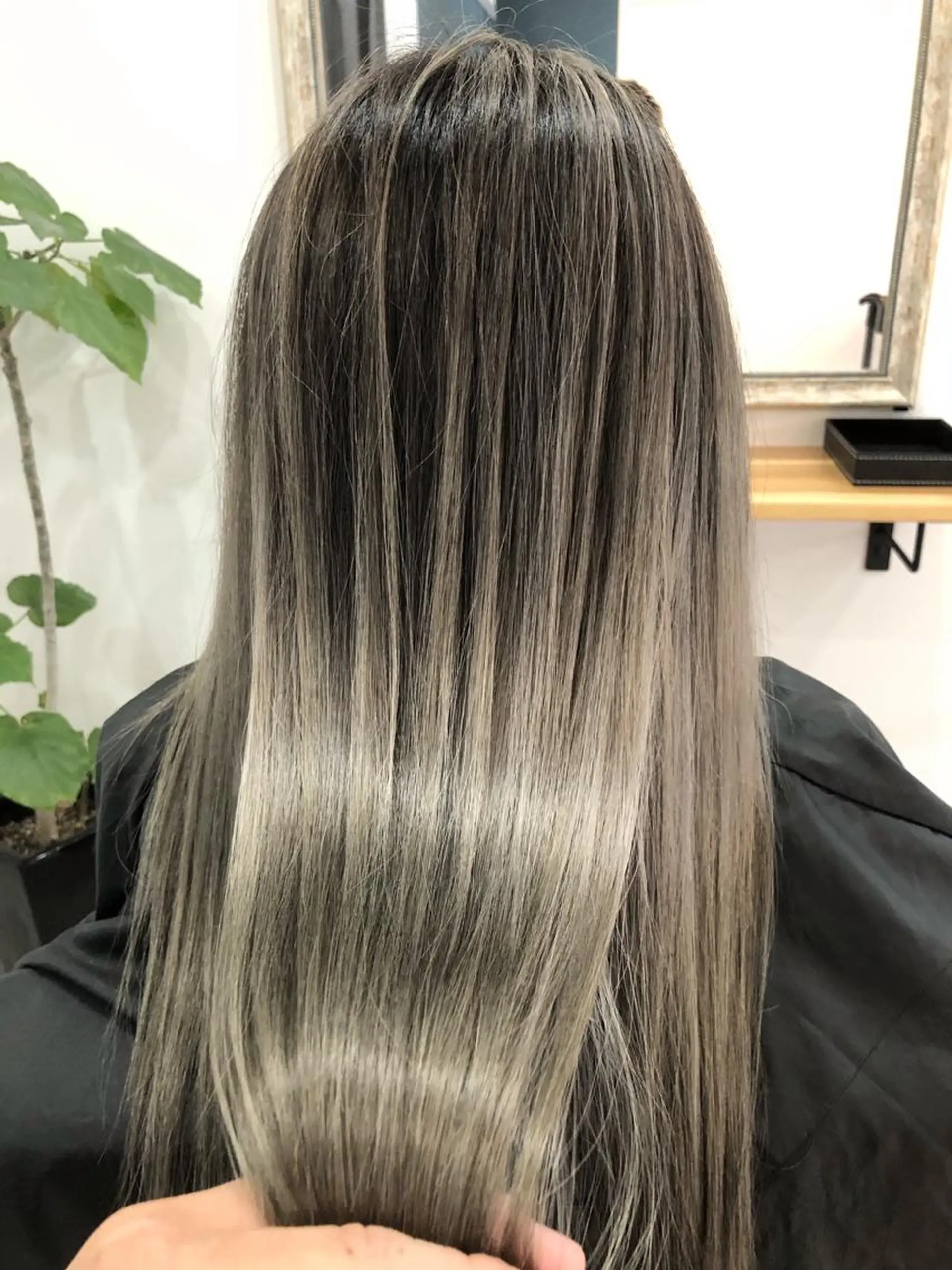 ロング ヘアカラー aura所属・ashida yuukiのヘアスタイル