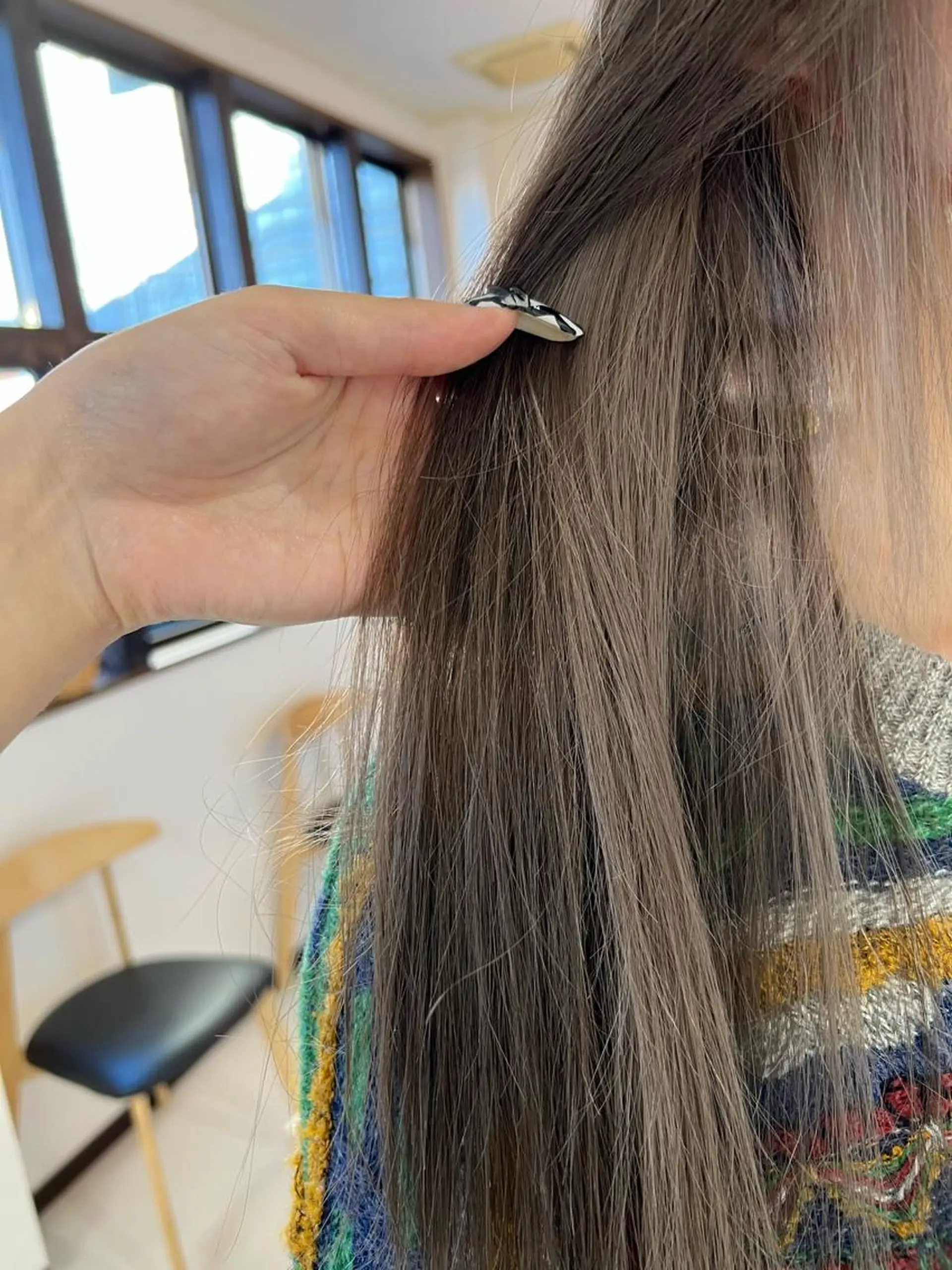 セミロング カラー ヘアアレンジ ブリーチ ケアブリーチ イヤリングカラー ハイトーンカラー 松本 菜那のヘアスタイル