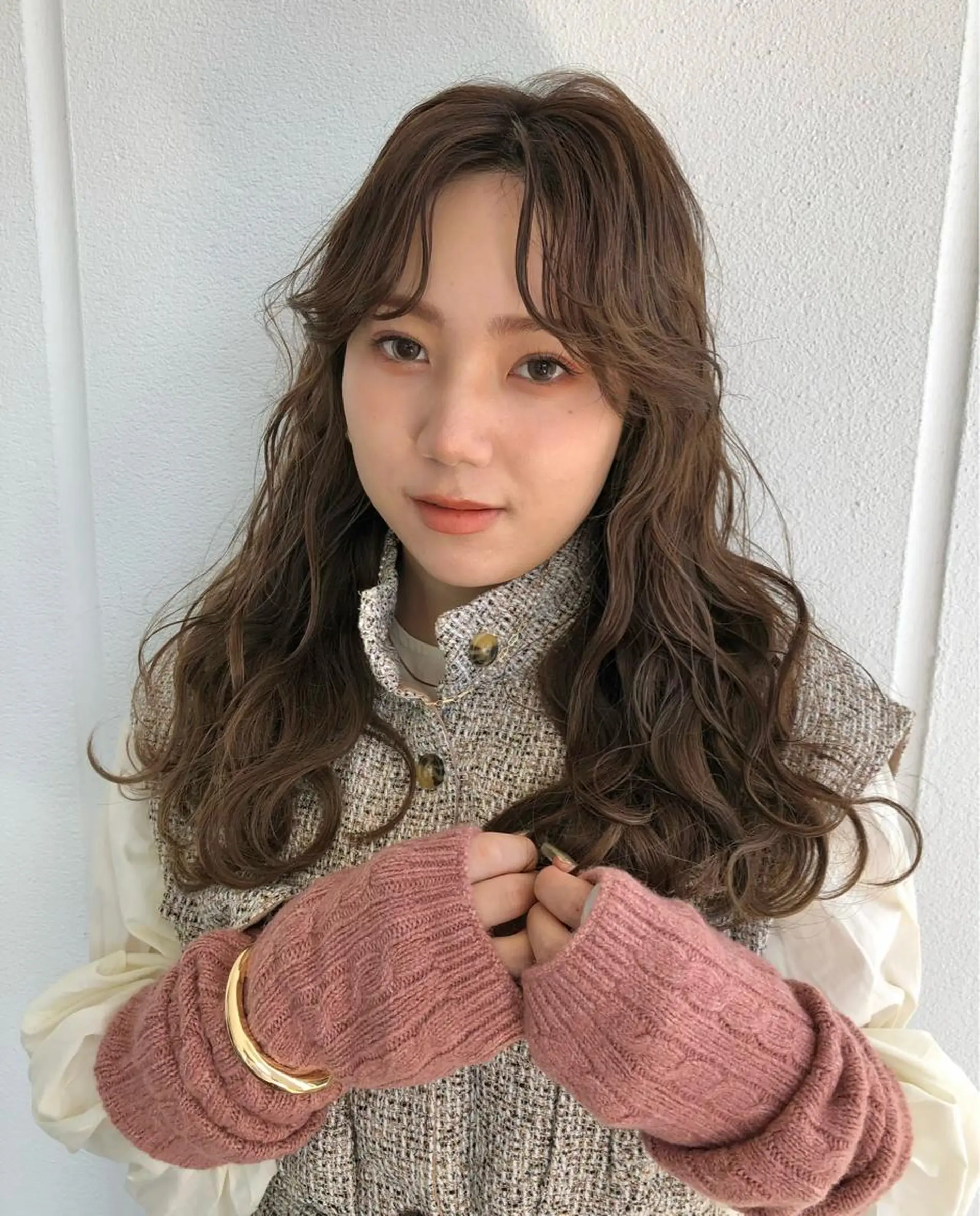 ロング カラー ヘアアレンジ ベージュカラー ダブルカラー ハイライトカラー ラベンダーカラー ラベンダーベージュ Moe モエの眉毛・アイブロウイメージ