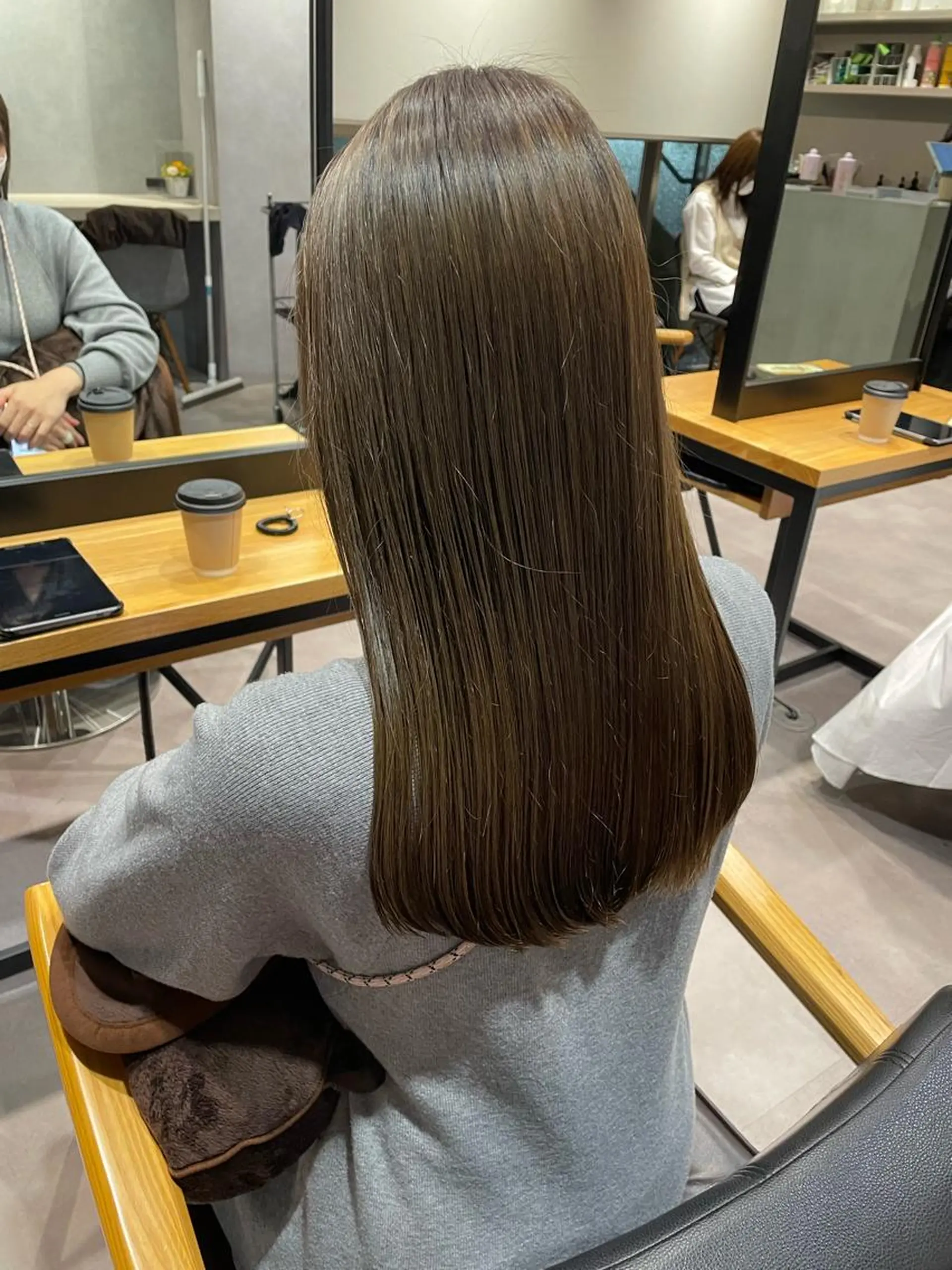 ロング カラー アッシュ ベージュカラー ブリーチ ケアブリーチ ショコラグレージュ ヘアカラー 韓国風/オシャレ /縮毛矯正/滝口琴未のヘアスタイル