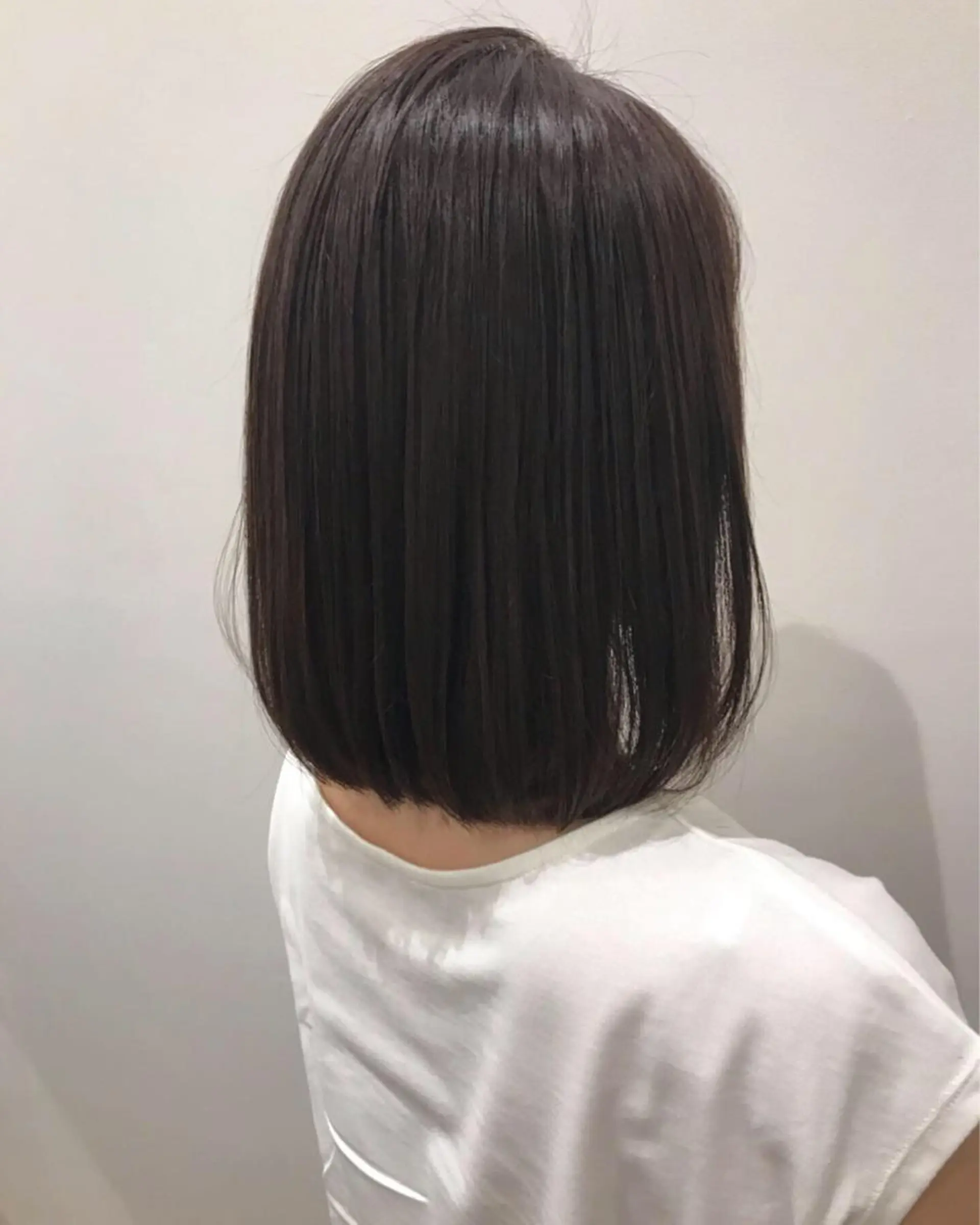 ミディアム 石田 優菜のヘアスタイル