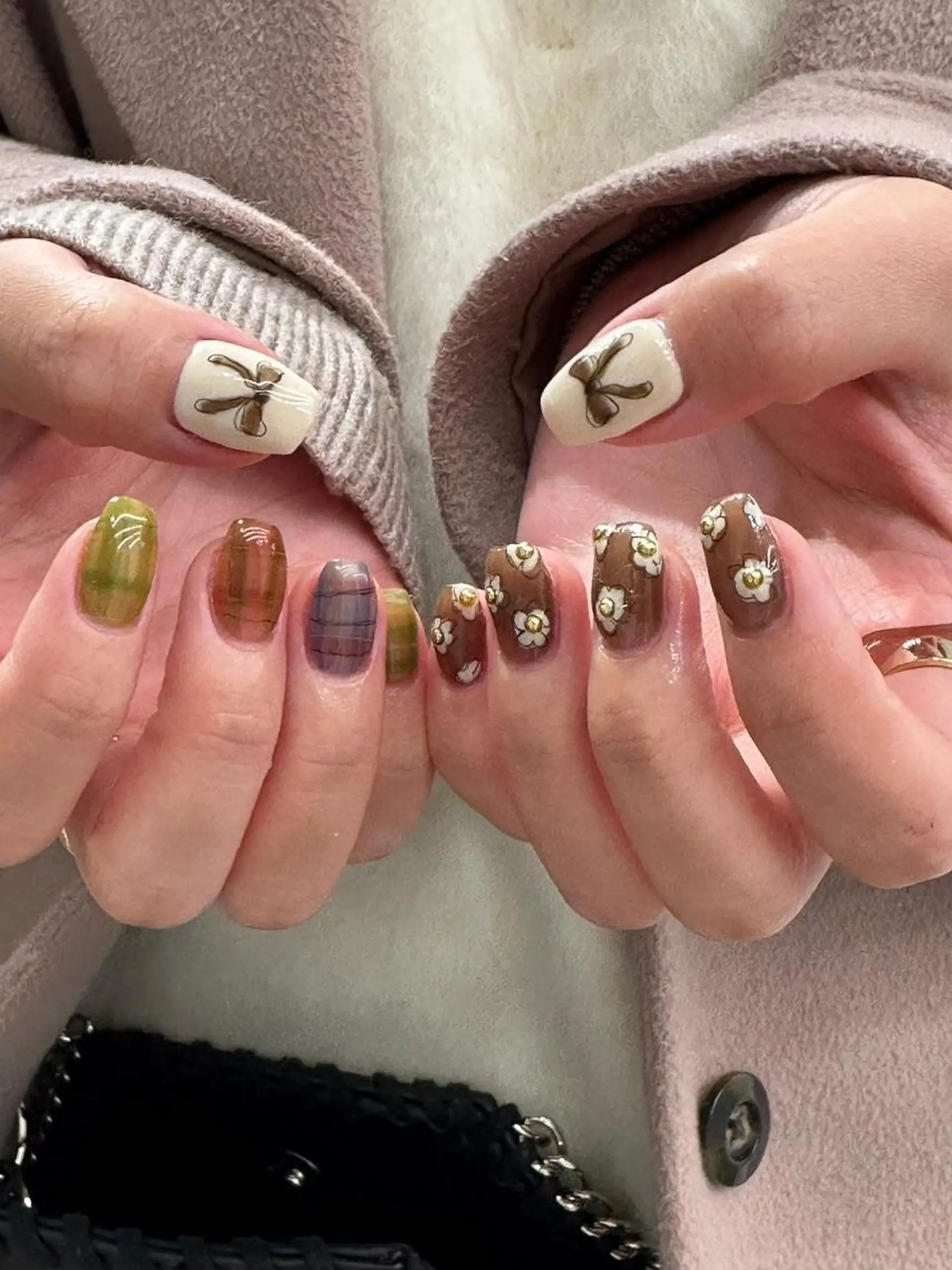 ネイル アートネイル カジュアル ジェルネイル ニュアンスネイル 赤色 💎platinum dollまりん💎のマツエク・マツパデザイン