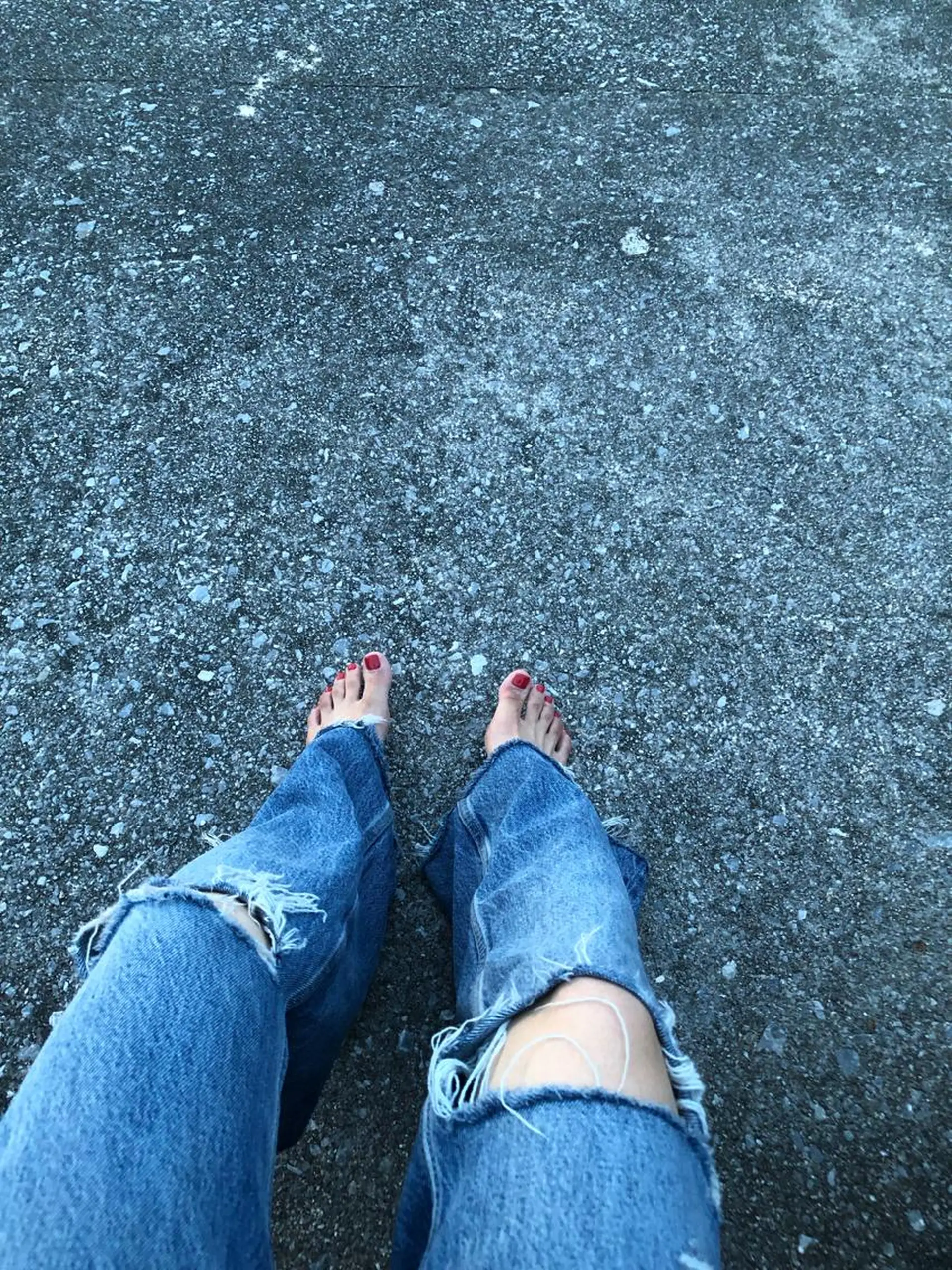 ネイル フットネイル 赤色 ハンドネイル フットネイル ハンドケア Nes.Nail所属・Miyagi Asamiのネイルデザイン