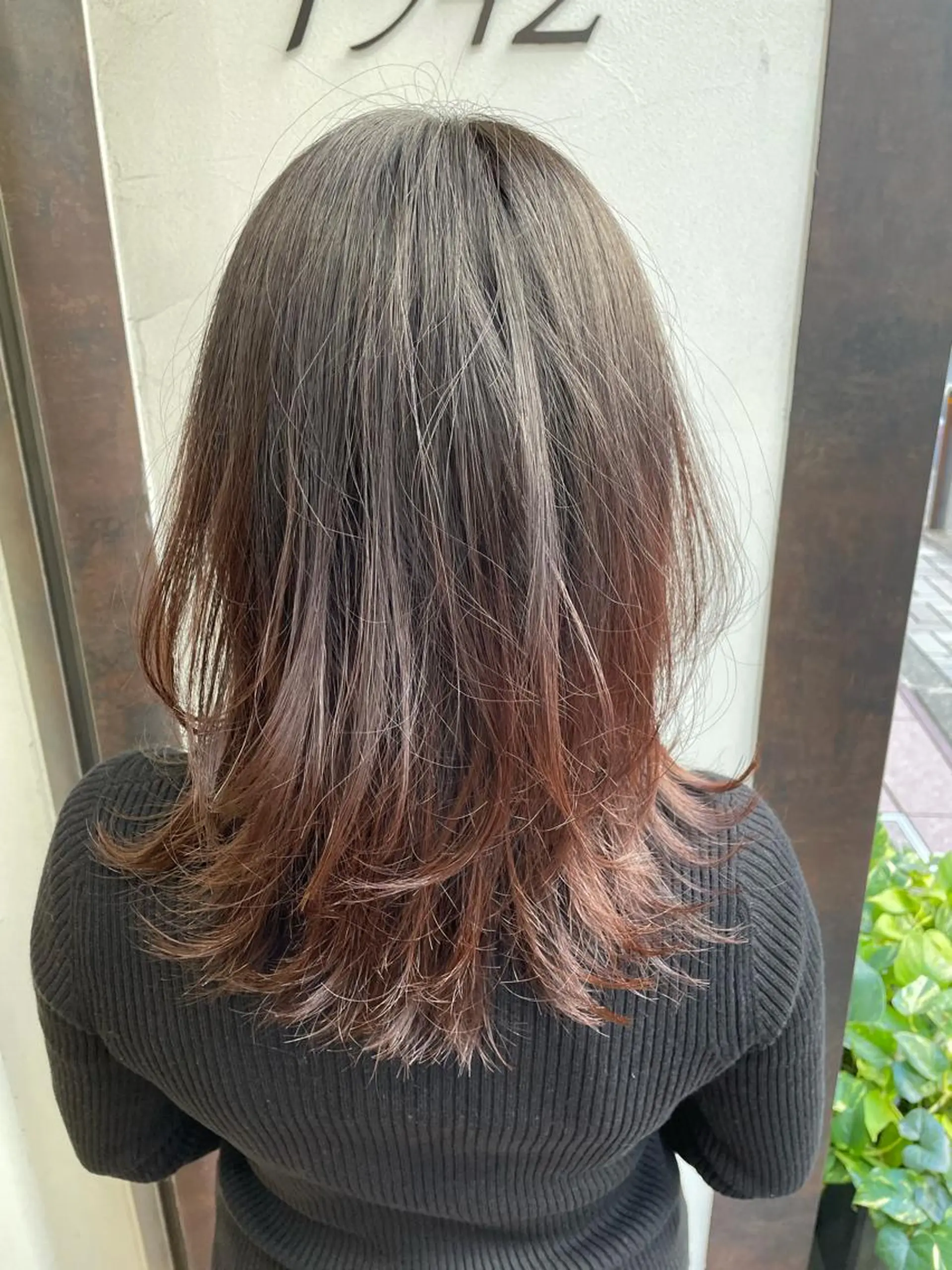 ミディアム レイヤーカット モリオフロムロンドン池袋店所属・冨永 さやかのヘアスタイル