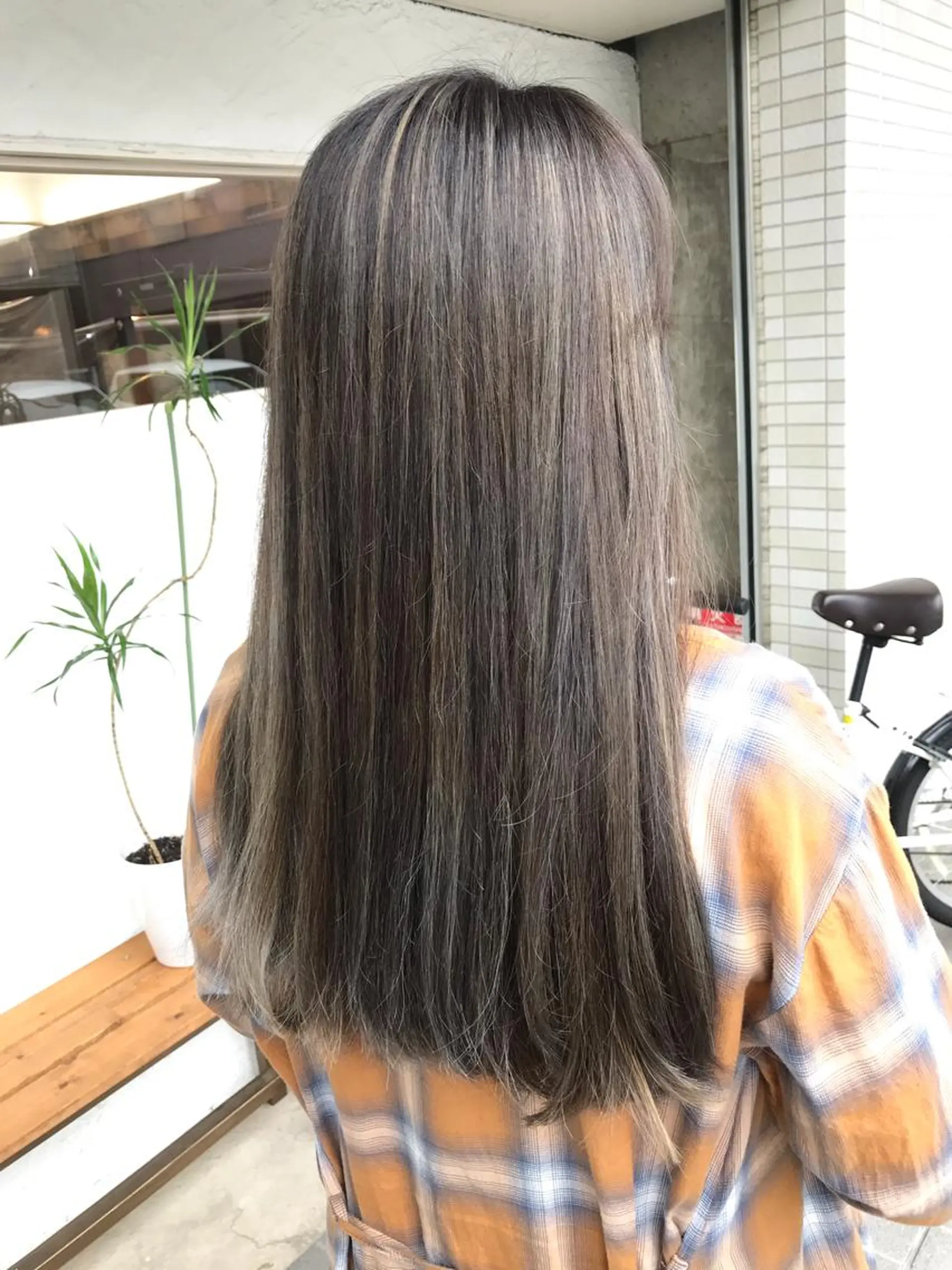 ロング ハイライト 正分 真美のヘアスタイル