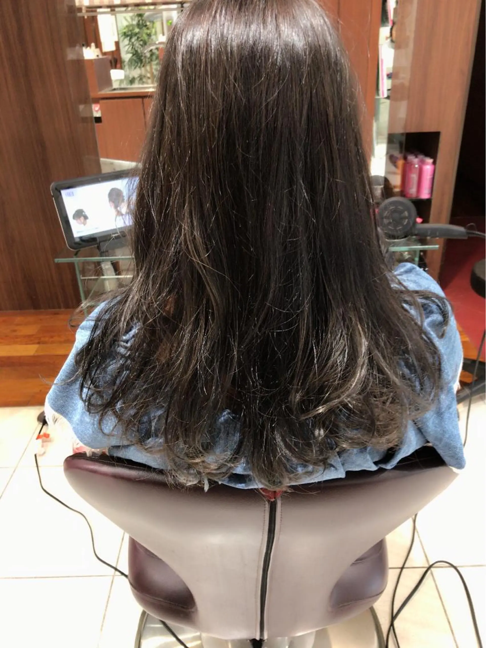 セミロング カラー 黒髪 ブルーカラー ブルーブラック EARTH 志木店のヘアスタイル