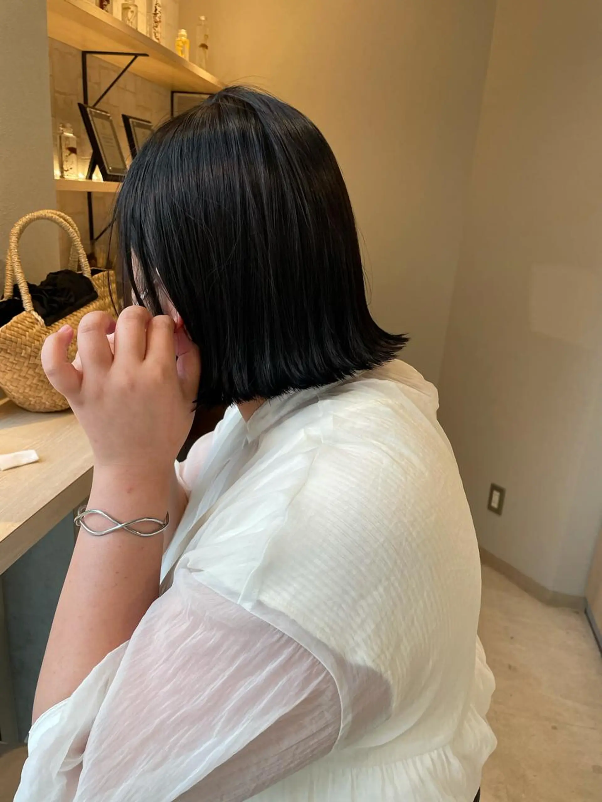 ミディアム 切りっぱなしボブ ボブ カット トリートメント Letters〜letters hair design〜所属・ショート✨顔まわり マツモト ショウゴのヘアスタイル