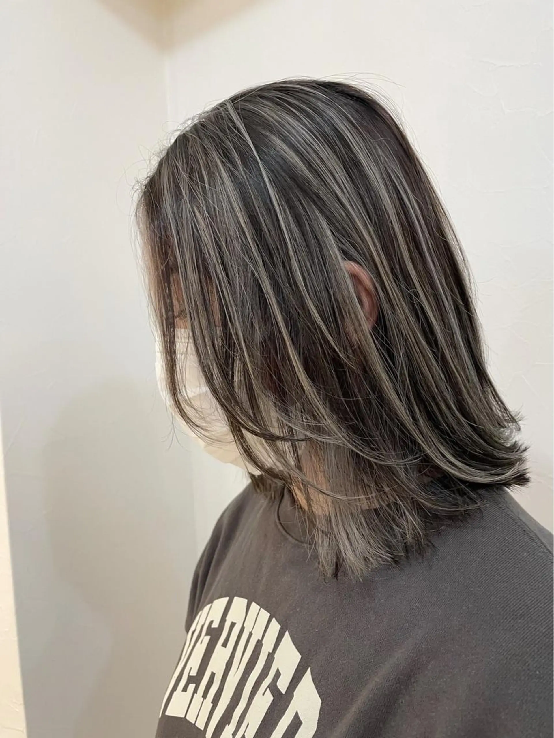 ミディアム カラー ハイライトカラー ハイライト レイヤーカット 早崎太生のヘアスタイル