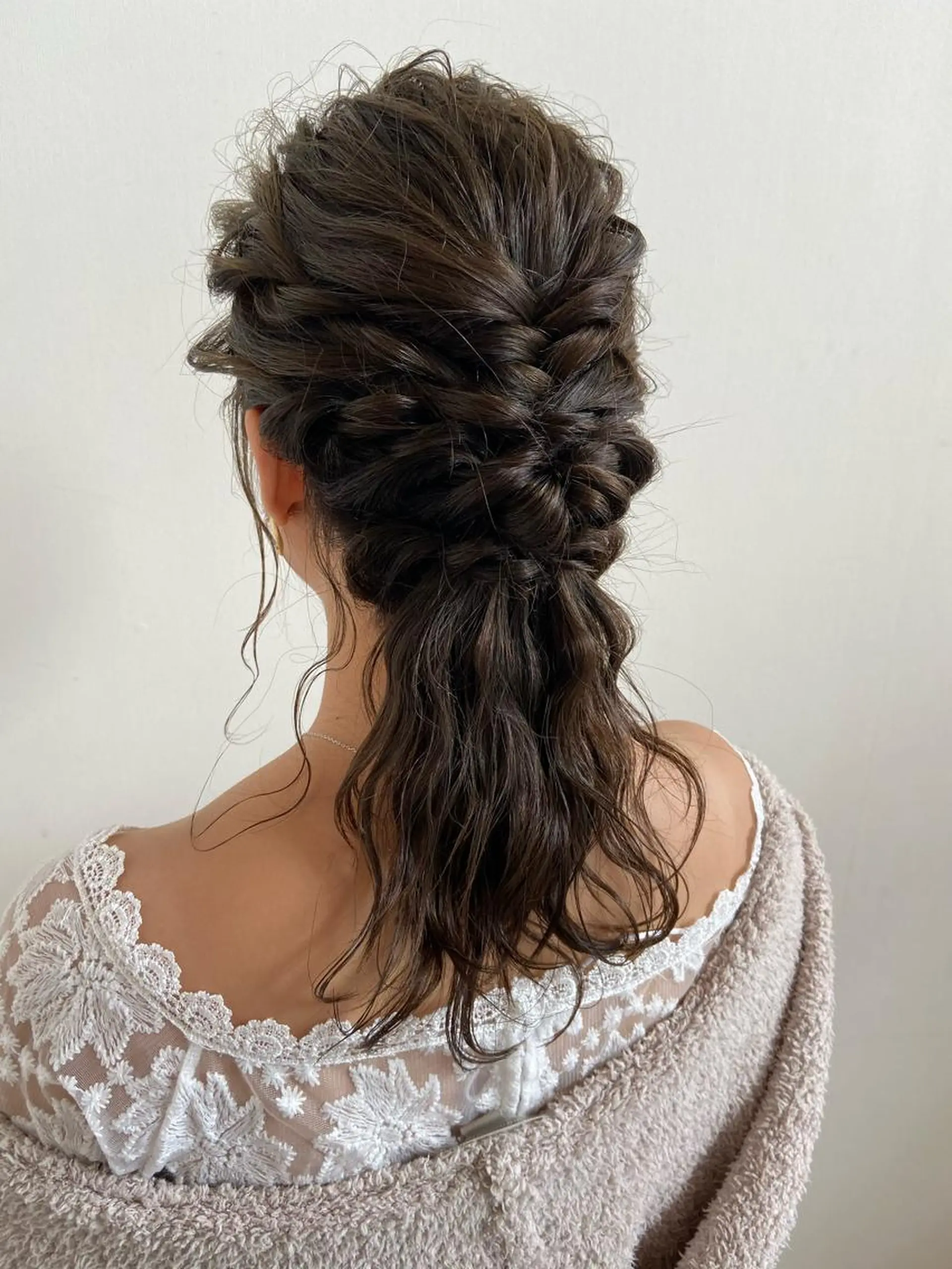 セミロング カラー ヘアアレンジ ベージュカラー オリーブベージュ SALOWIN所属・小栗 麻衣のヘアスタイル