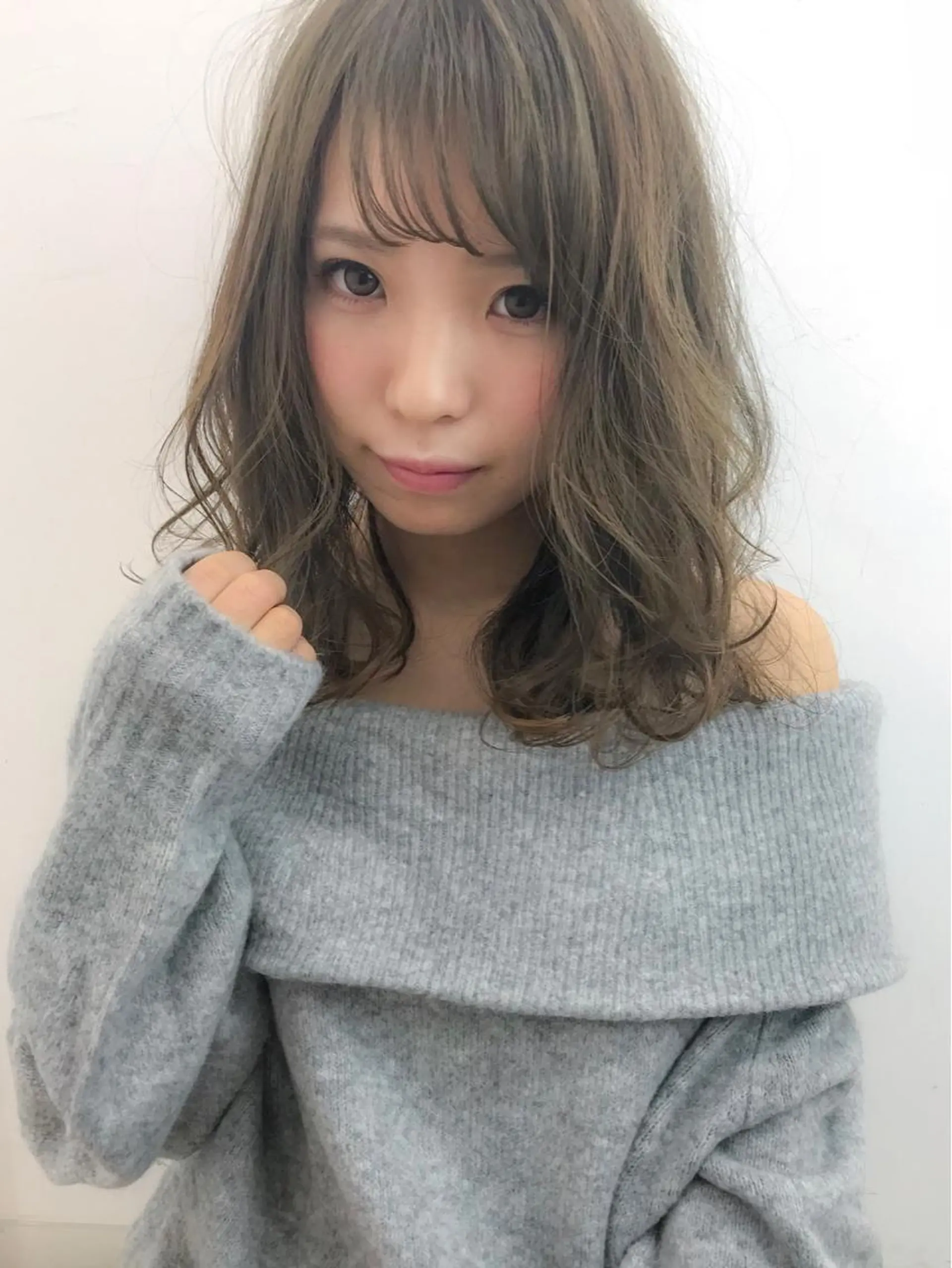 ミディアム アッシュ 💫カットはなんでも 得意です✂️のヘアスタイル
