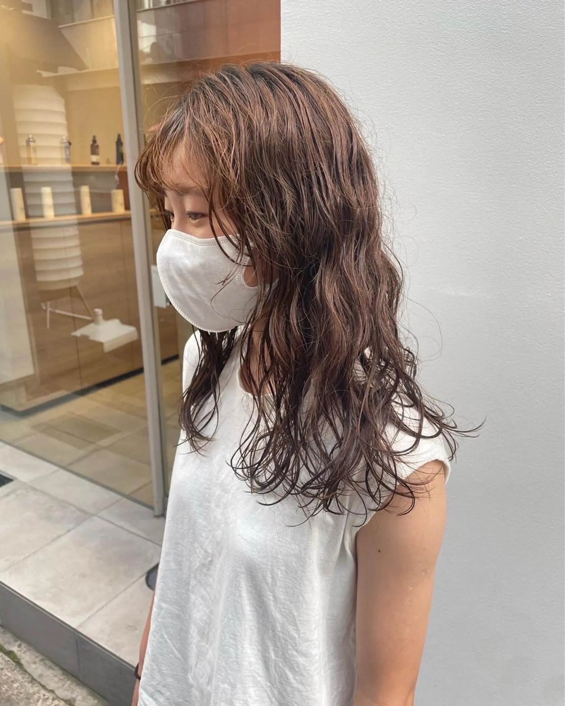 セミロング パーマ 上平 綾菜のヘアスタイル