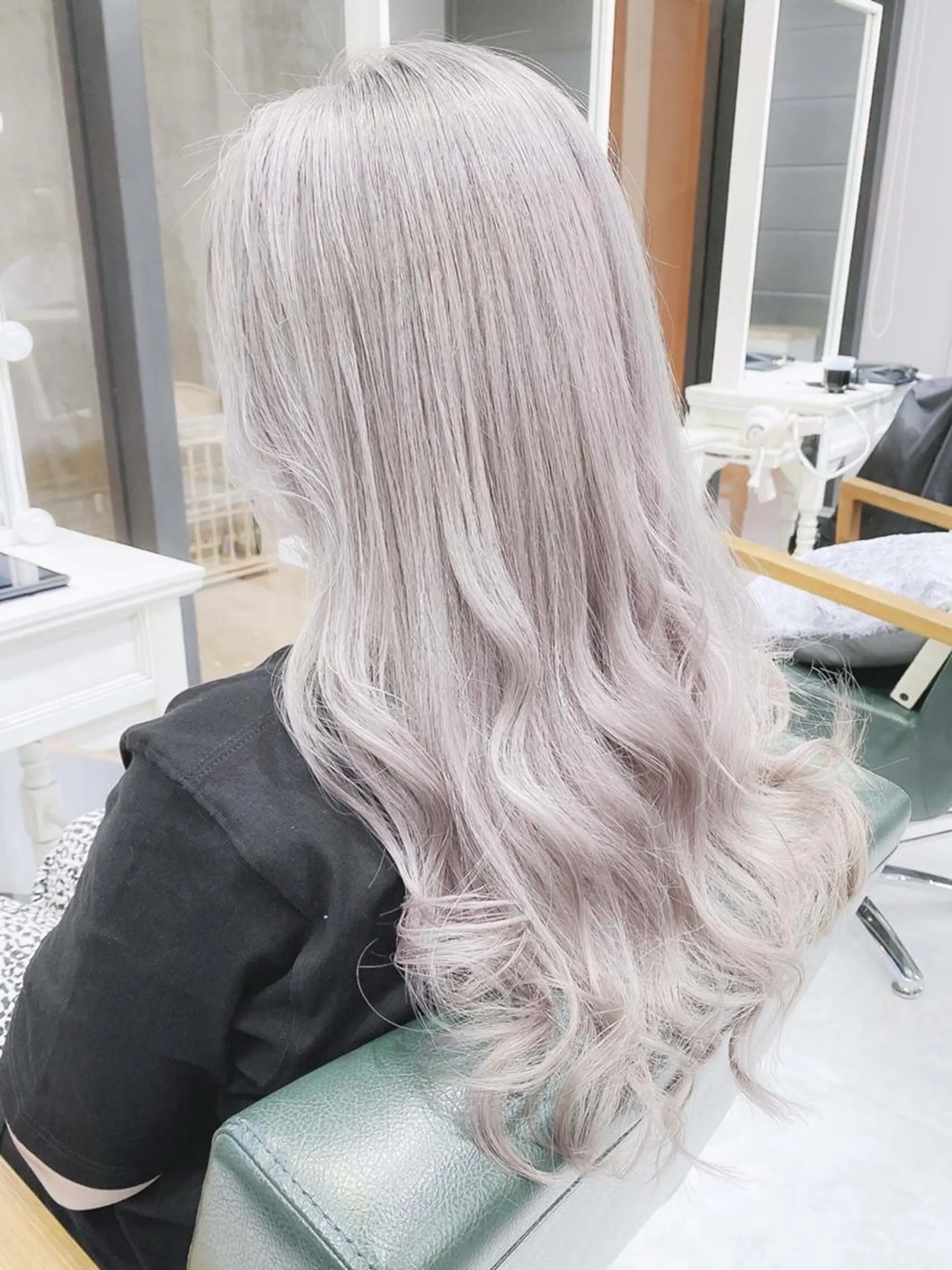 ロング カラー ヘアアレンジ ブリーチ ケアブリーチ 透明感カラー デザインカラー ハイトーンカラー Days 透明感カラーのヘアスタイル