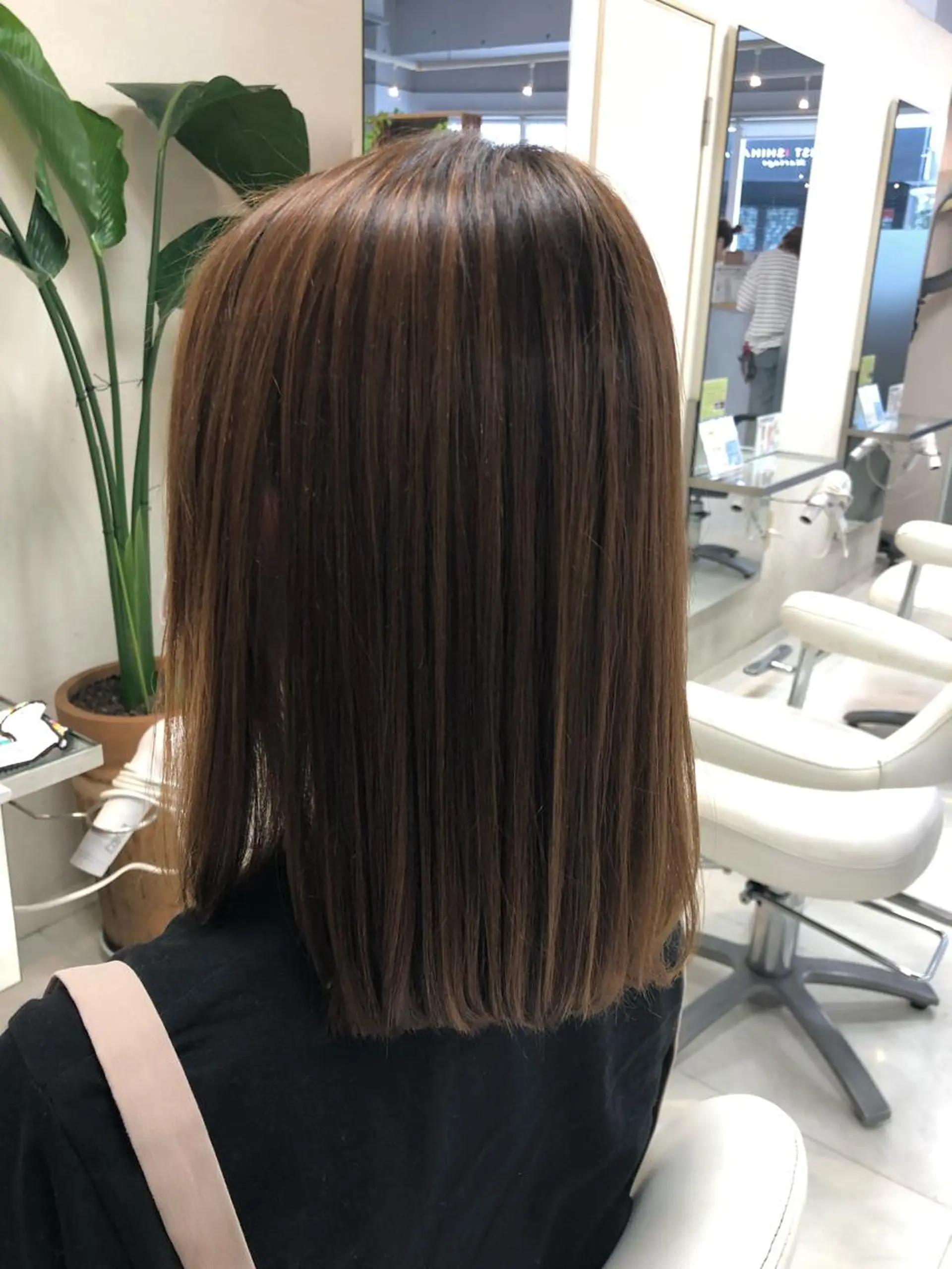 ミディアム 縮毛矯正 阿部 美咲のヘアスタイル