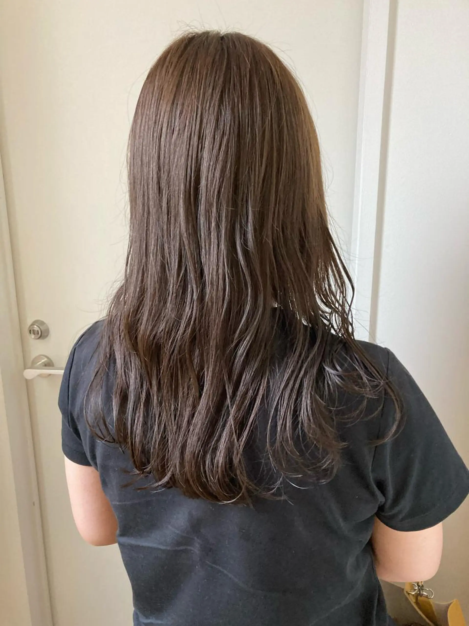 ロング カラー アッシュ ベージュカラー ブリーチ 小木曽智美 /ボブ/ショートのヘアスタイル