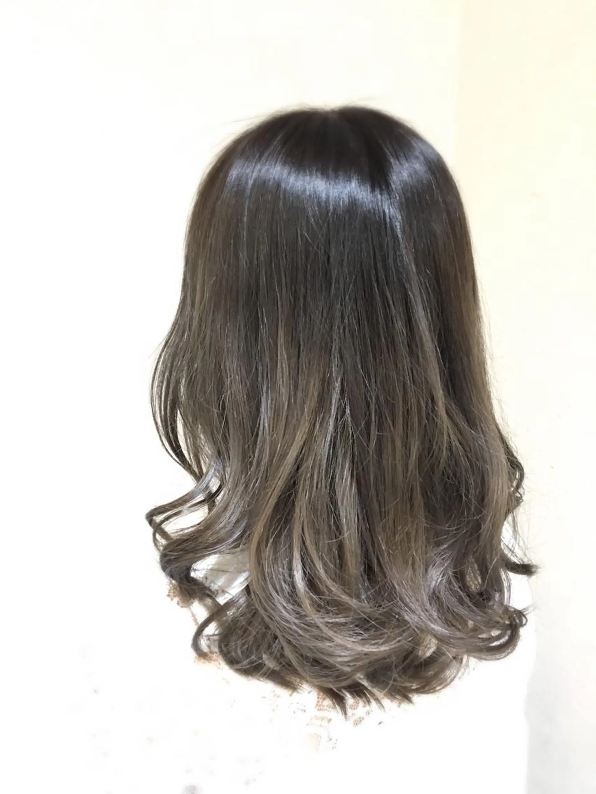 ミディアム カラー グラデーションカラー グレージュ ヘアカラー タワラ　ソウタ Directorのヘアスタイル