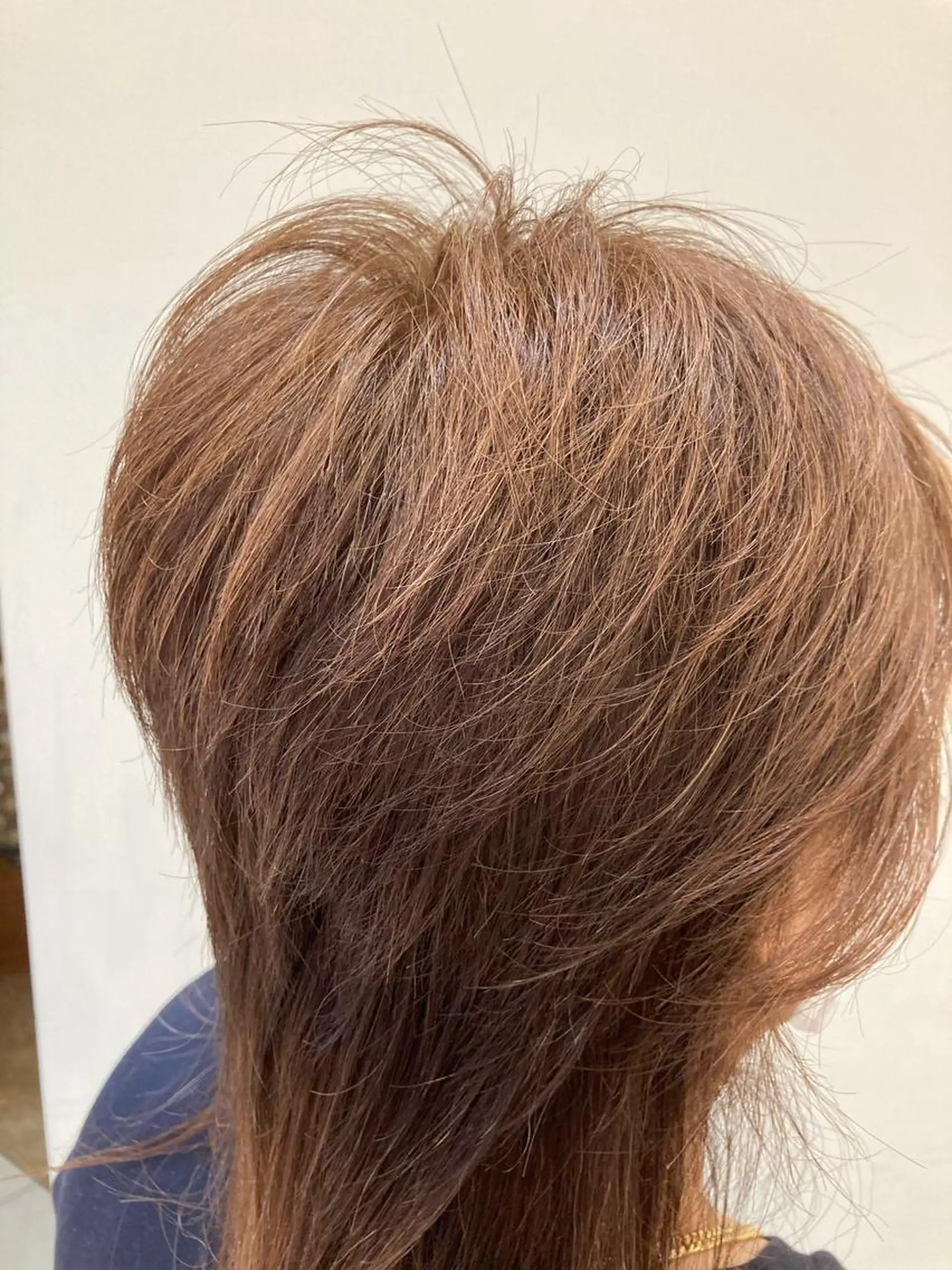 ミディアム カラー ショートカット／ 明千のヘアスタイル