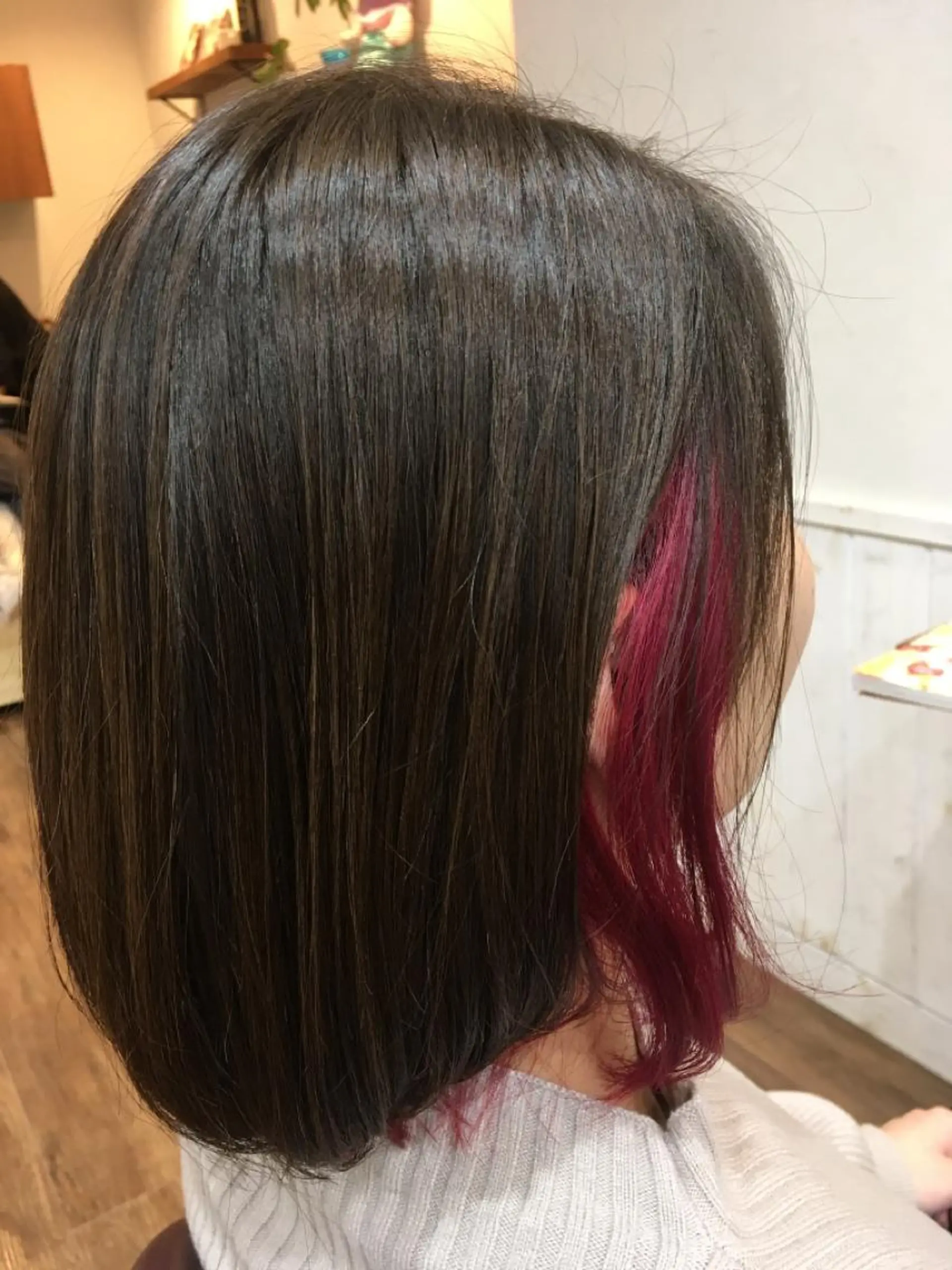 ミディアム カラー 塩崎 明菜のヘアスタイル