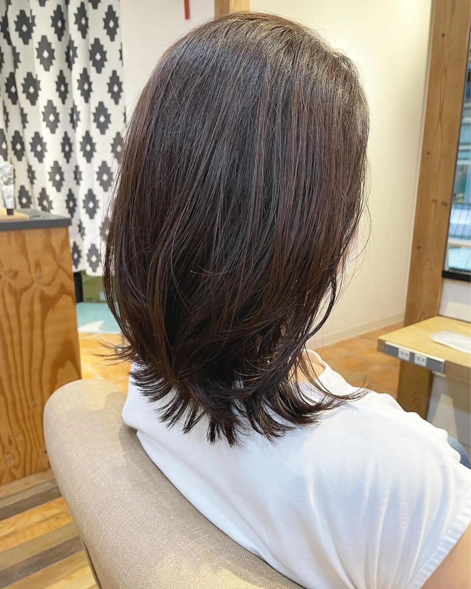 ミディアム カラー あずまぐち めぐみのヘアスタイル