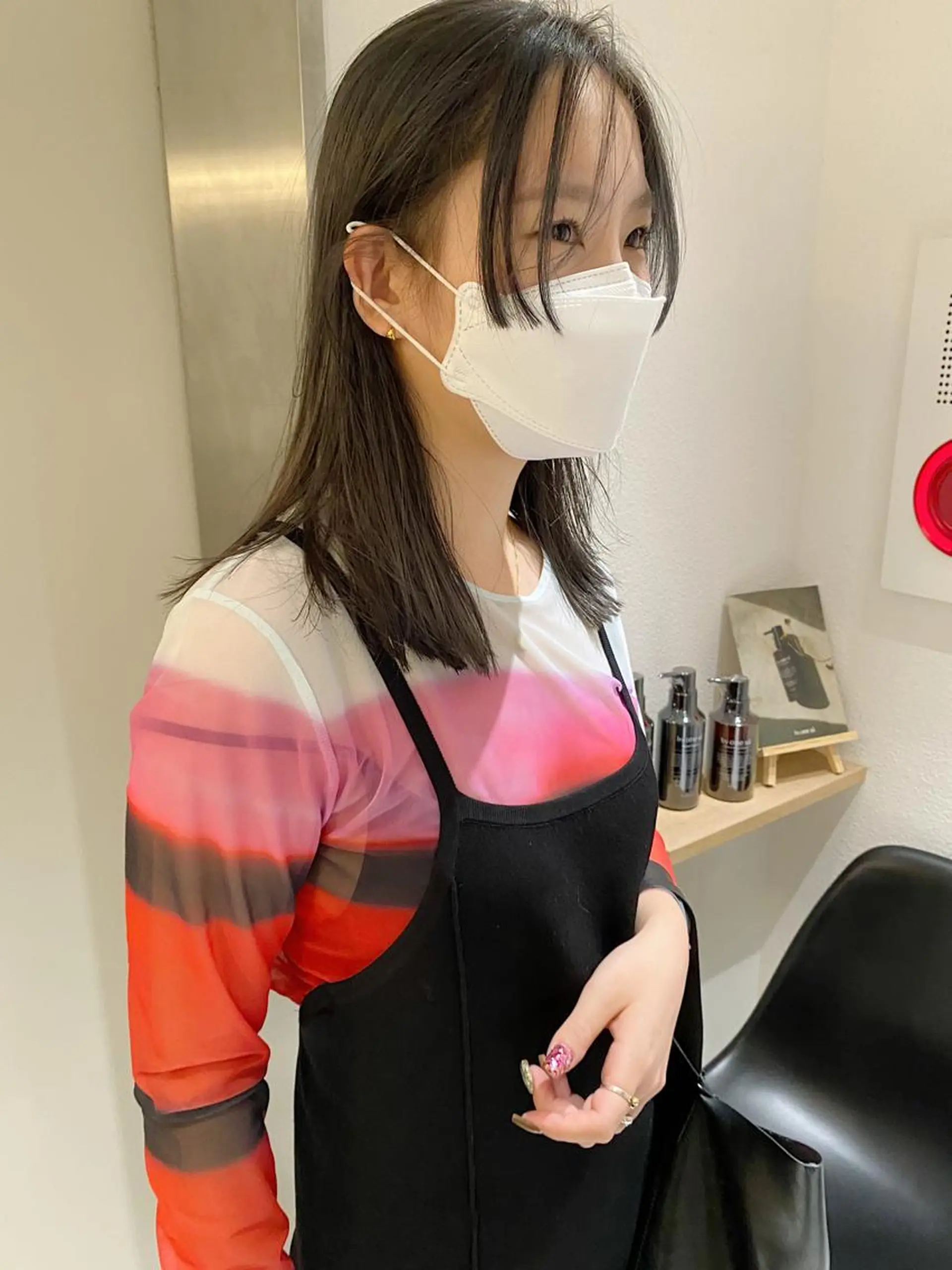 セミロング カラー オリーブグレー Pros所属・nana/レイヤー /酸性ストレートのヘアスタイル