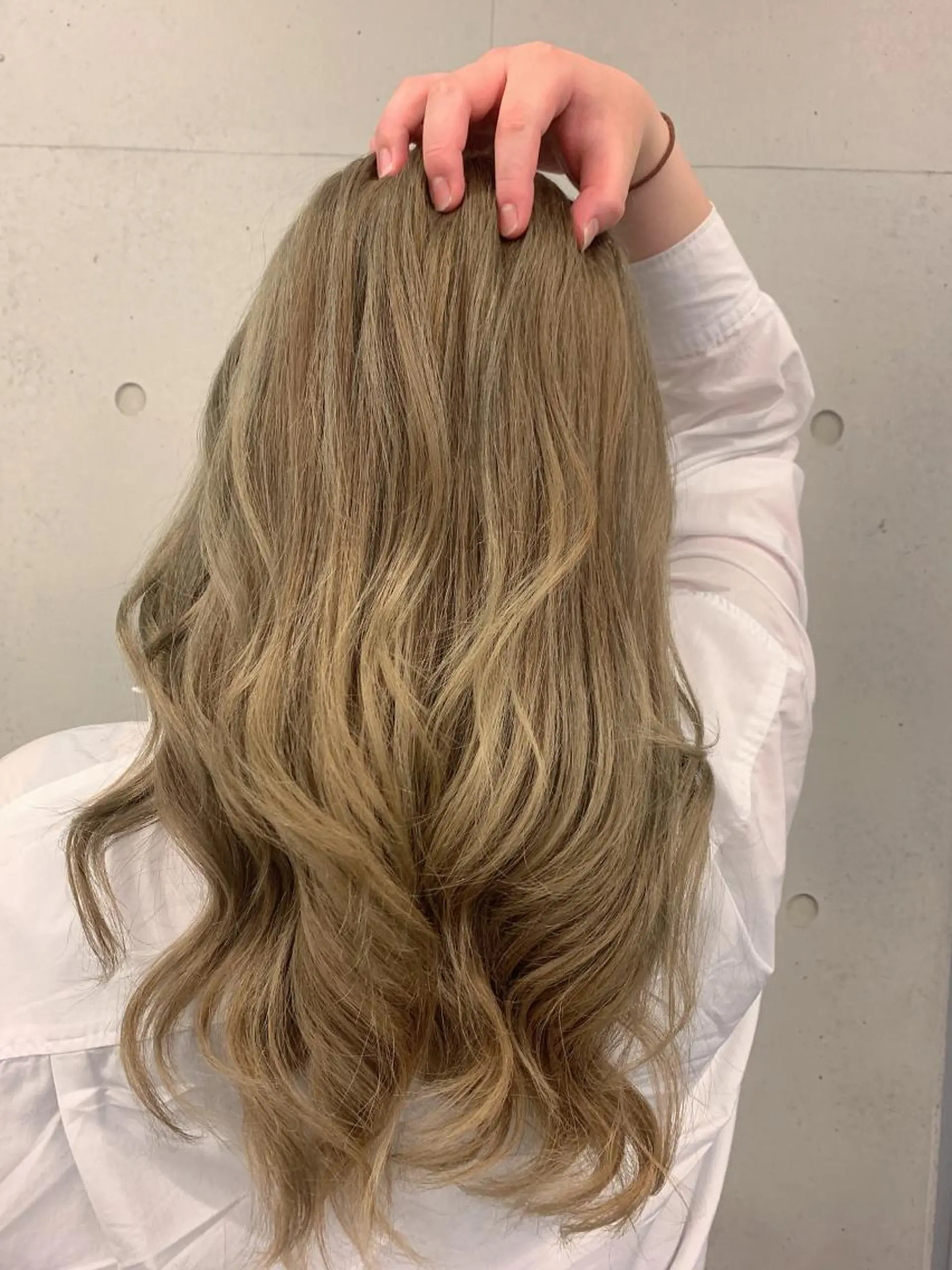 セミロング カラー ダブルカラー ハイトーンカラー 髪質改善/縮毛矯正 ツヤ髪🩷さつきのヘアスタイル