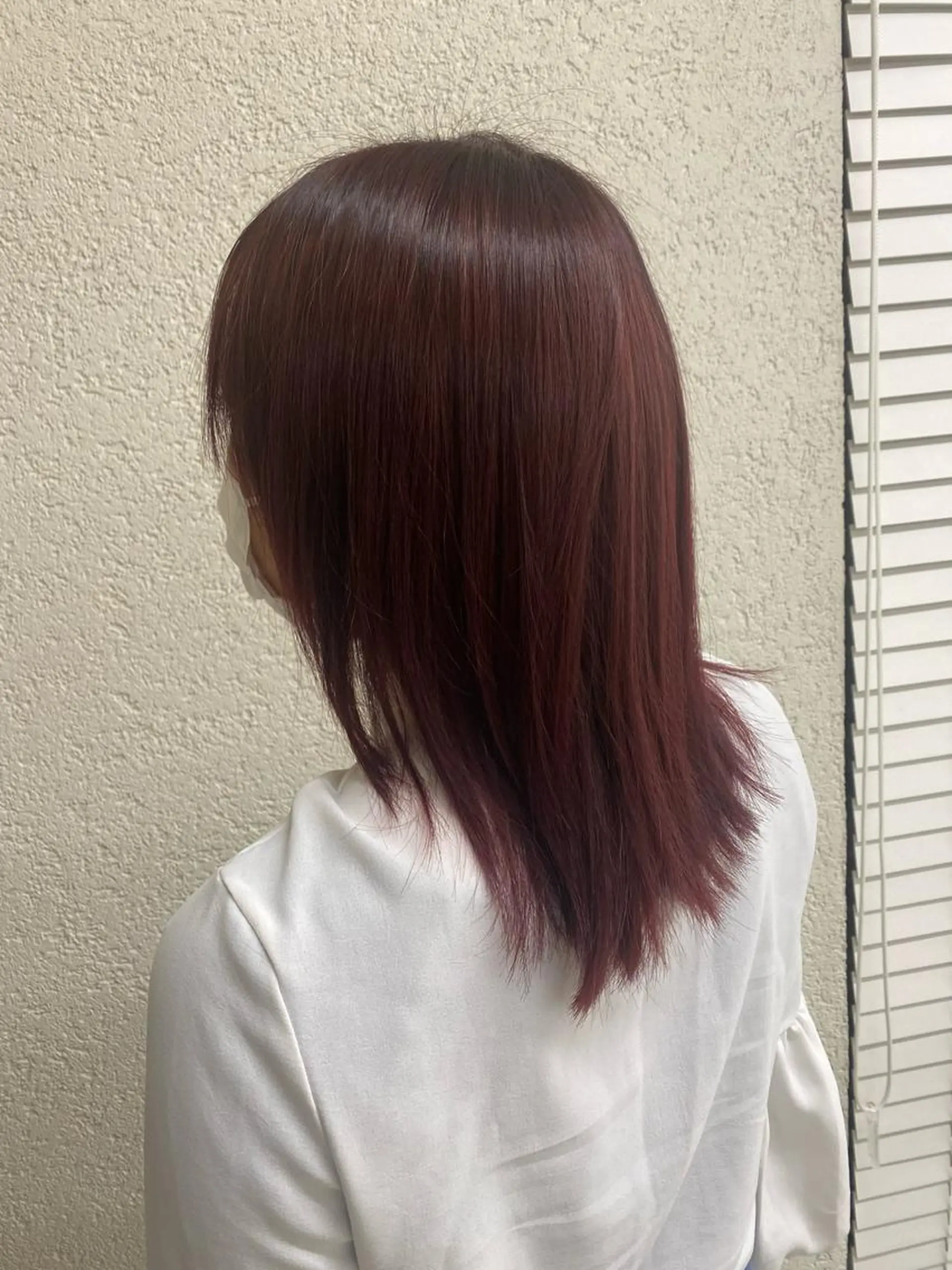 セミロング カラー パープルカラー レッドカラー STROKE所属・岡田 未来のヘアスタイル