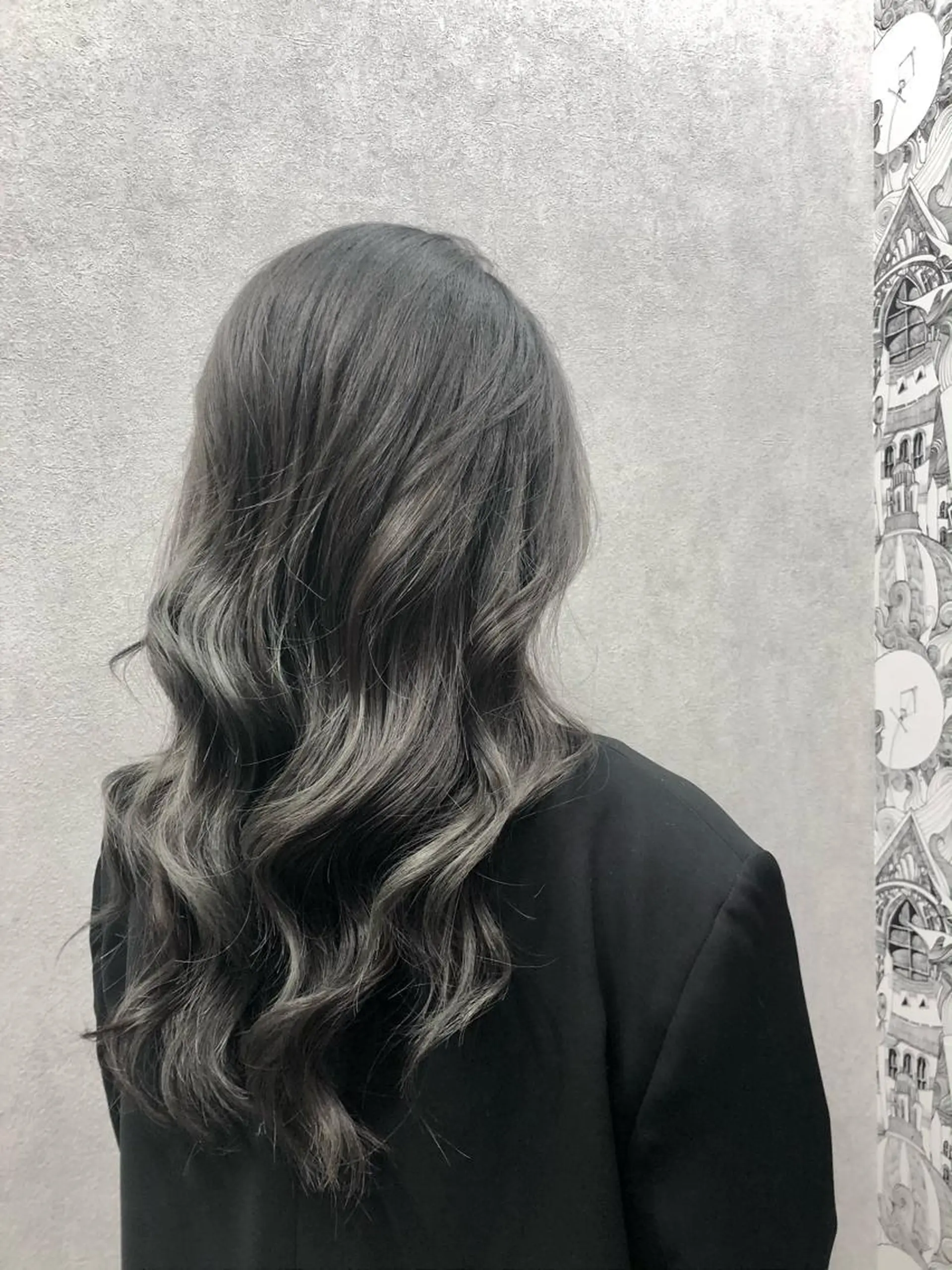 ロング カラー シルバー 外国人風ヘア 🍔Mamiのヘアスタイル