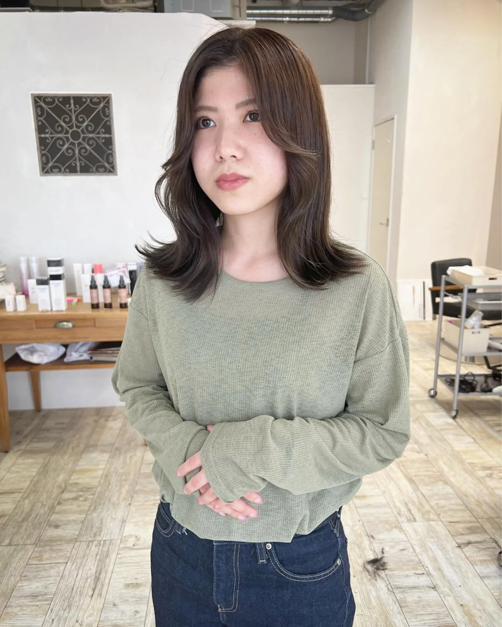 ミディアム 顔まわりレイヤー 顔周りカット レイヤーカット テトネ タカシのヘアスタイル